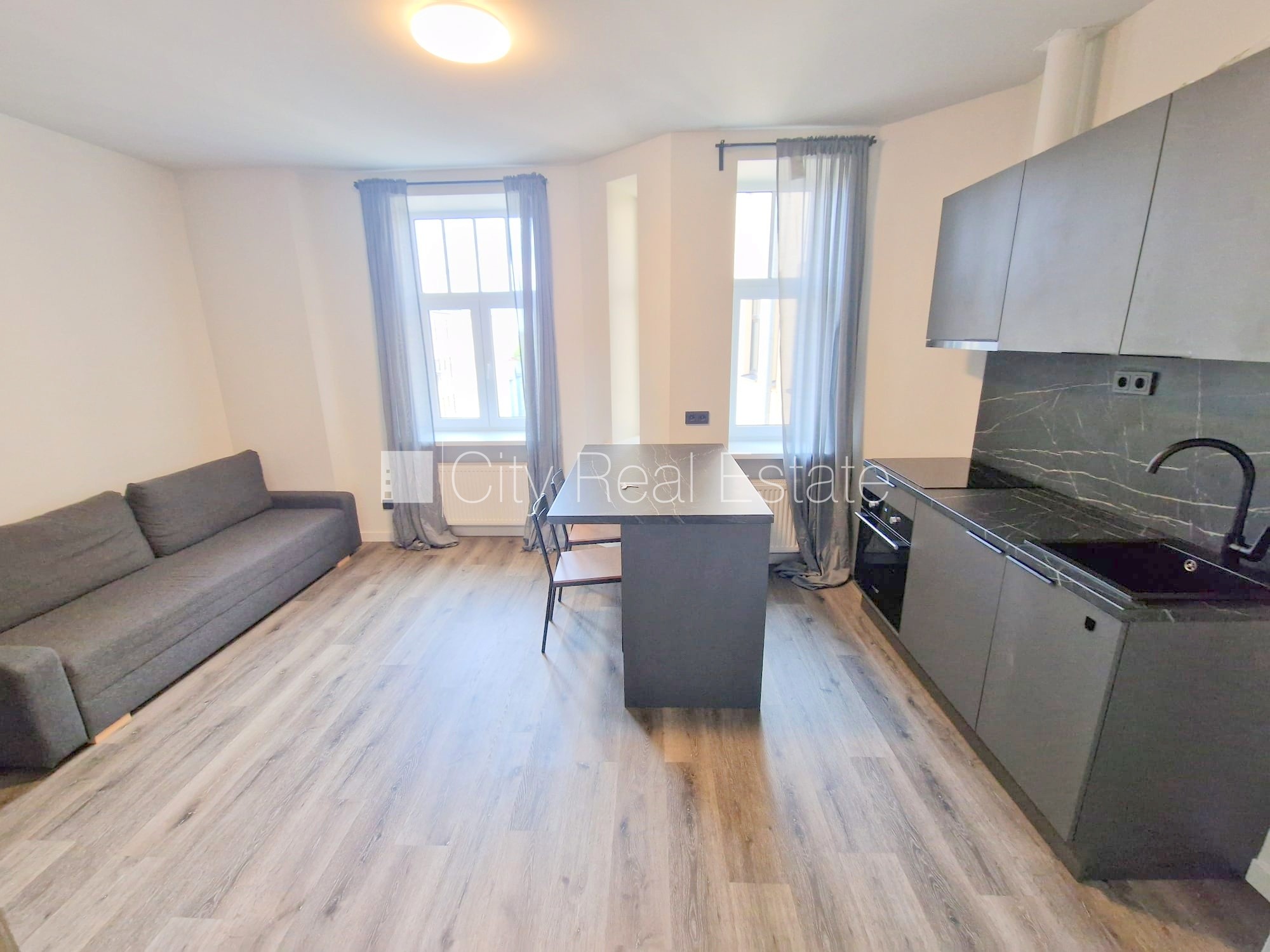 Sludinājumi. Projekts - Matīsa 38, pagalma māja, renovēta māja, slēgts pagalms, ieeja no ielas un pagalma, kāpņu Cena: 350 EUR/mēn Foto #5