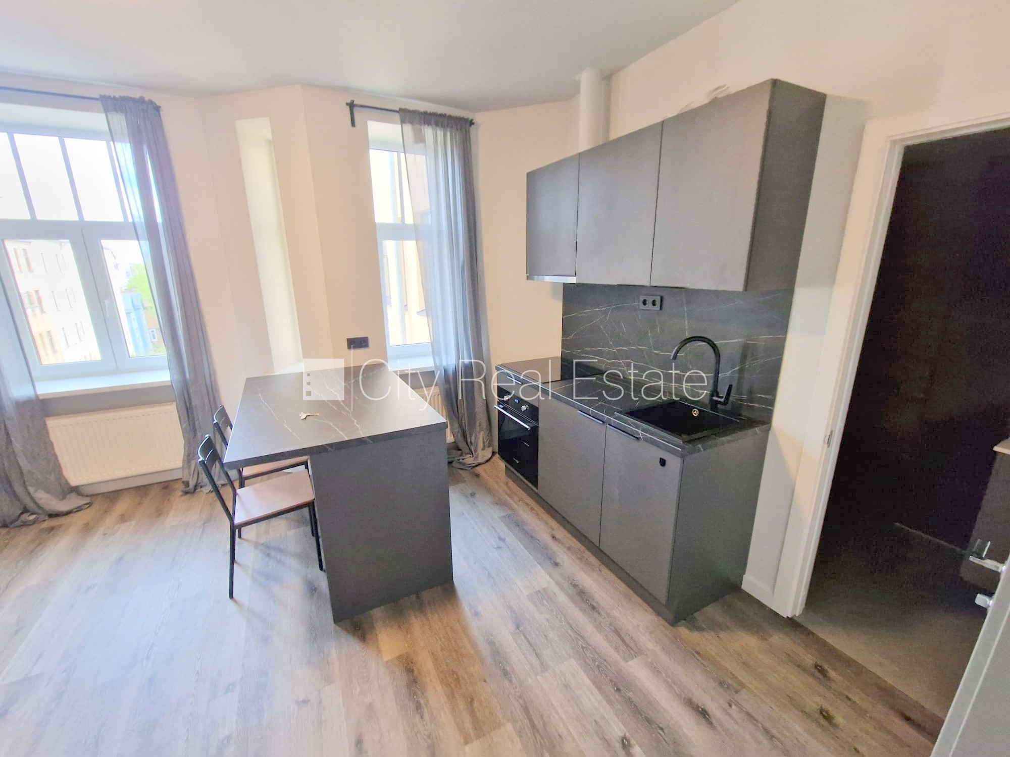 Sludinājumi. Projekts - Matīsa 38, pagalma māja, renovēta māja, slēgts pagalms, ieeja no ielas un pagalma, kāpņu Cena: 350 EUR/mēn Foto #3