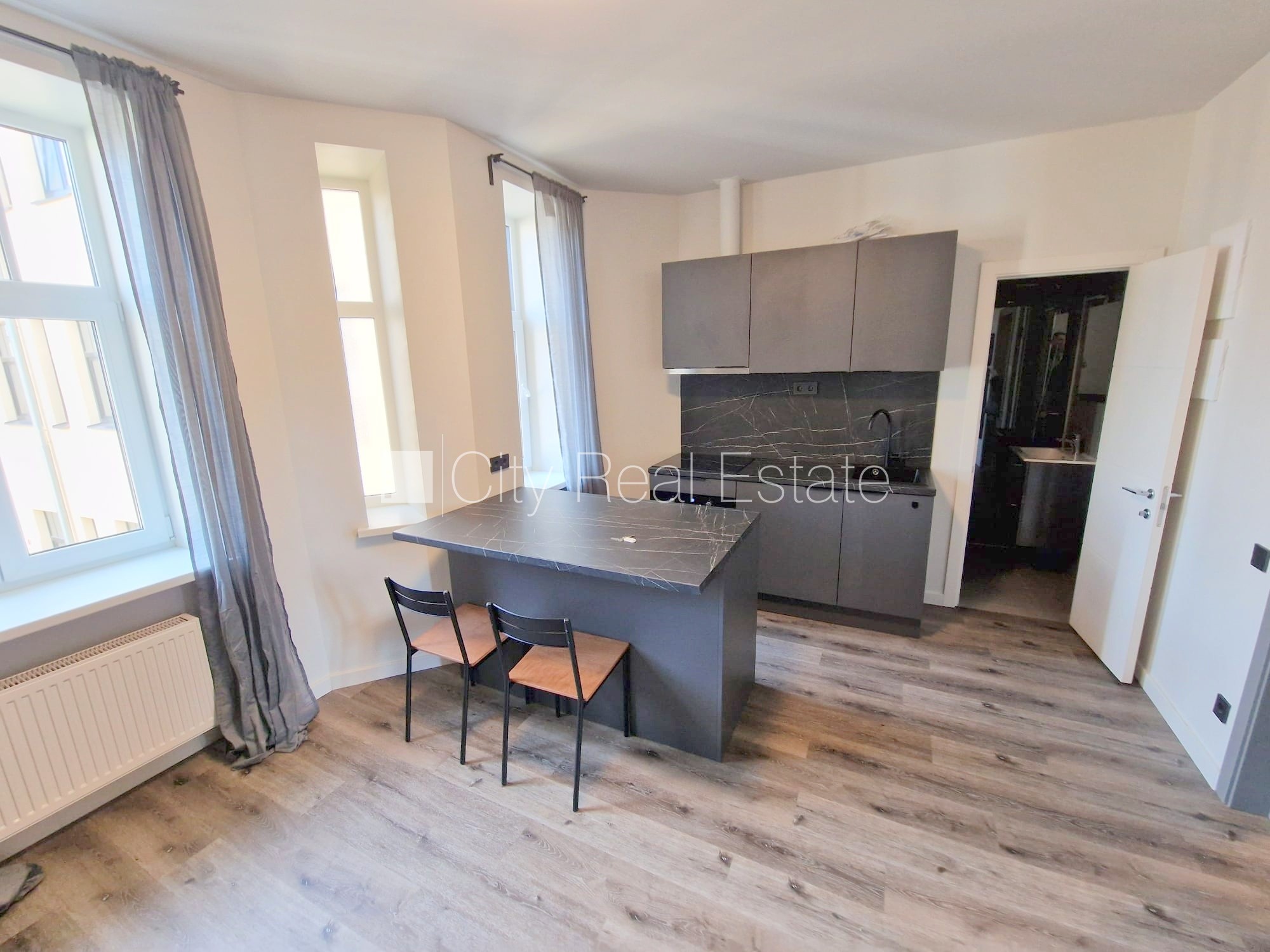 Sludinājumi. Projekts - Matīsa 38, pagalma māja, renovēta māja, slēgts pagalms, ieeja no ielas un pagalma, kāpņu Cena: 350 EUR/mēn Foto #1