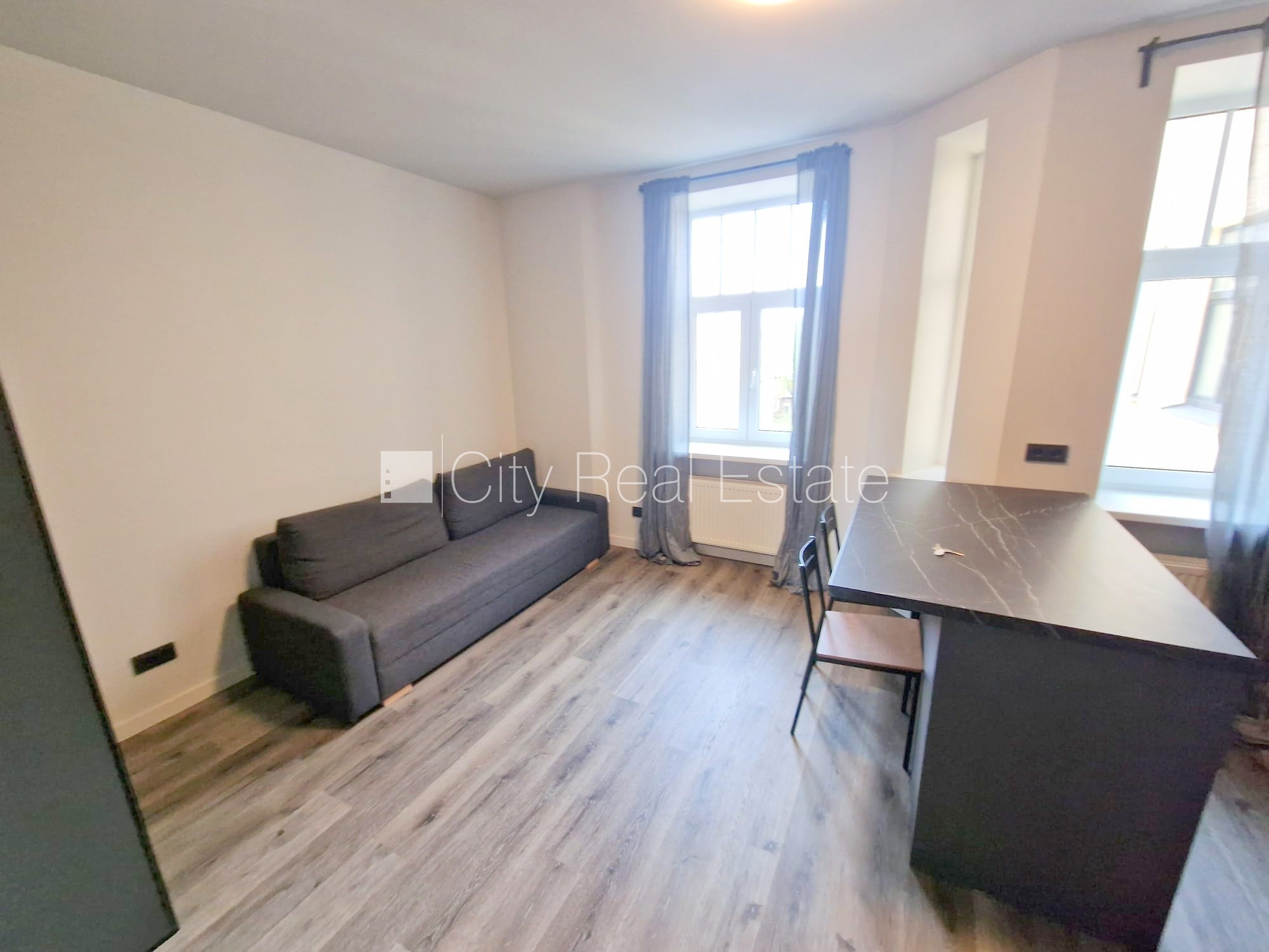 Sludinājumi. Projekts - Matīsa 38, pagalma māja, renovēta māja, slēgts pagalms, ieeja no ielas un pagalma, kāpņu Cena: 350 EUR/mēn Foto #7