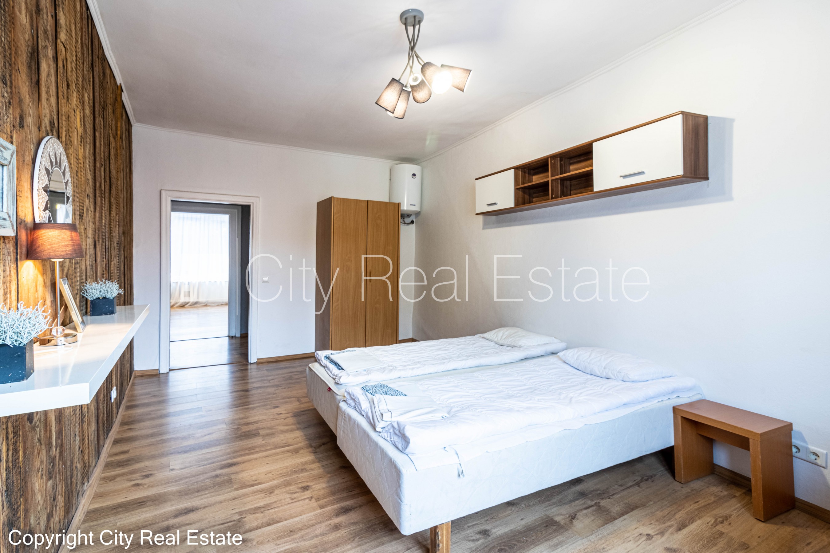 Sludinājumi. Fasādes māja, renovēta māja, ķieģeļu mūra sienas, kāpņu telpa pēc kosmētiskā remonta, plašs skats Cena: 146000 EUR Foto #6