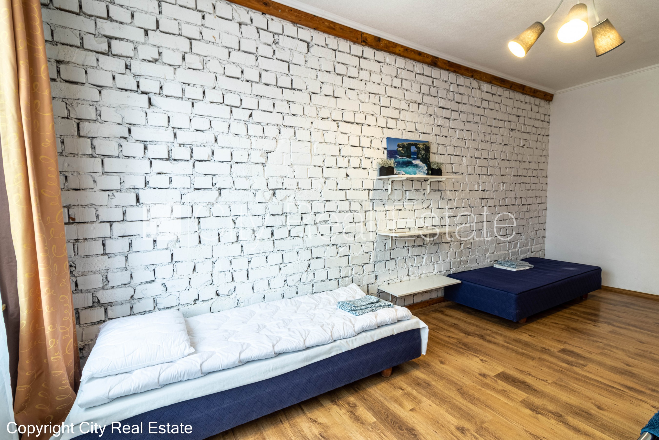 Sludinājumi. Fasādes māja, renovēta māja, ķieģeļu mūra sienas, kāpņu telpa pēc kosmētiskā remonta, plašs skats Cena: 146000 EUR Foto #7