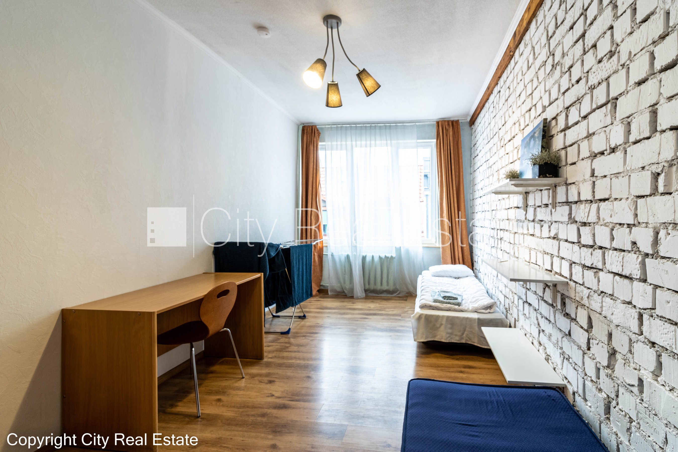 Sludinājumi. Fasādes māja, renovēta māja, ķieģeļu mūra sienas, kāpņu telpa pēc kosmētiskā remonta, plašs skats Cena: 146000 EUR Foto #9