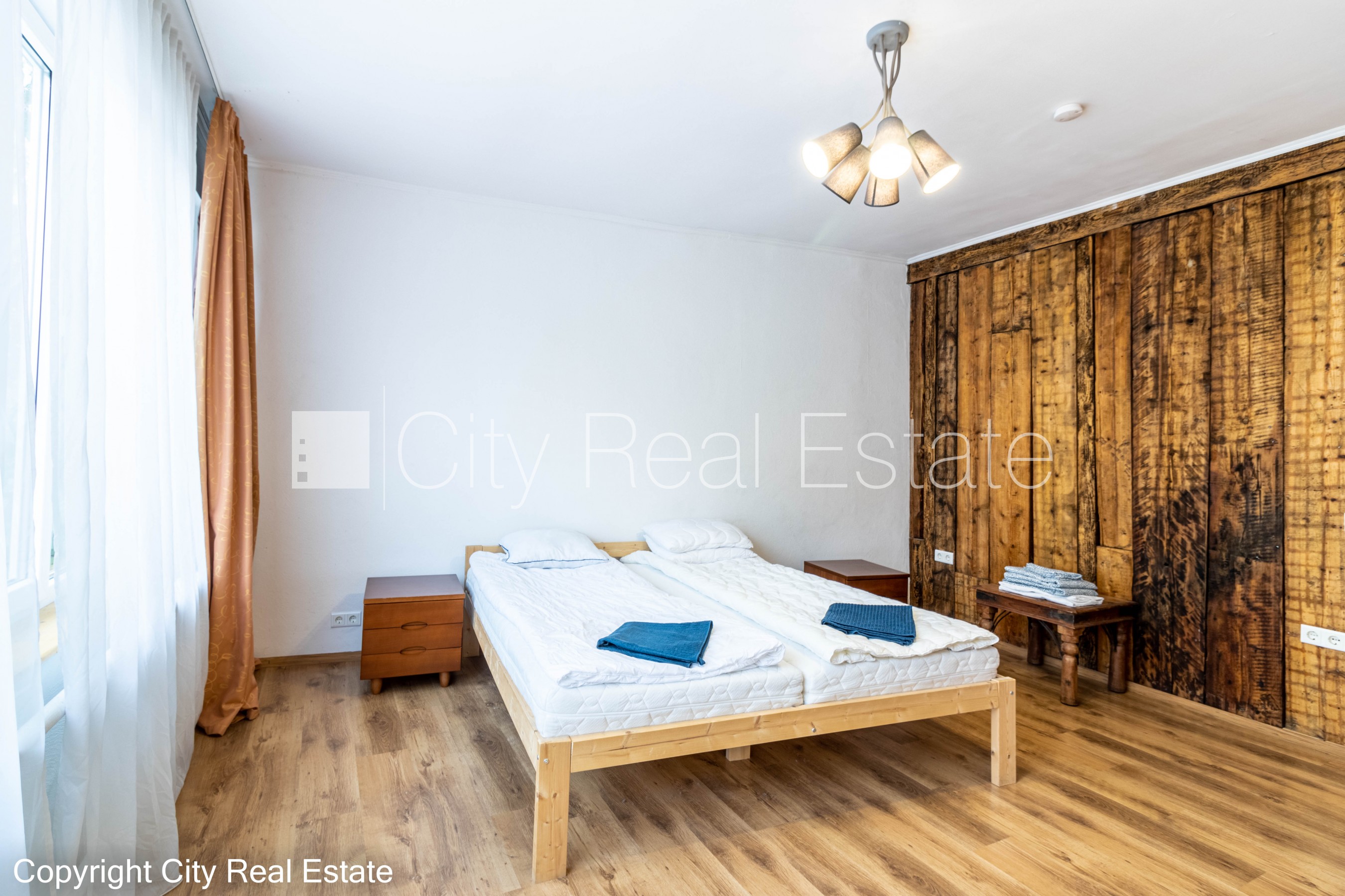 Sludinājumi. Fasādes māja, renovēta māja, ķieģeļu mūra sienas, kāpņu telpa pēc kosmētiskā remonta, plašs skats Cena: 146000 EUR Foto #1