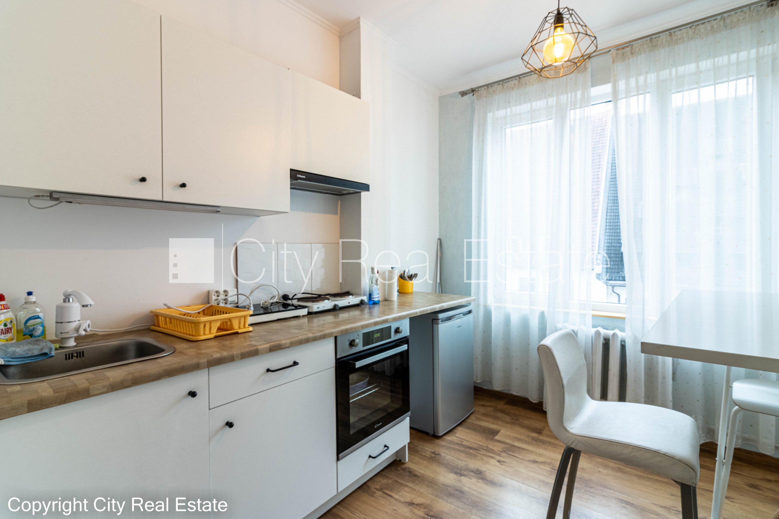 Sludinājumi. Fasādes māja, renovēta māja, ķieģeļu mūra sienas, kāpņu telpa pēc kosmētiskā remonta, plašs skats Cena: 146000 EUR Foto #10