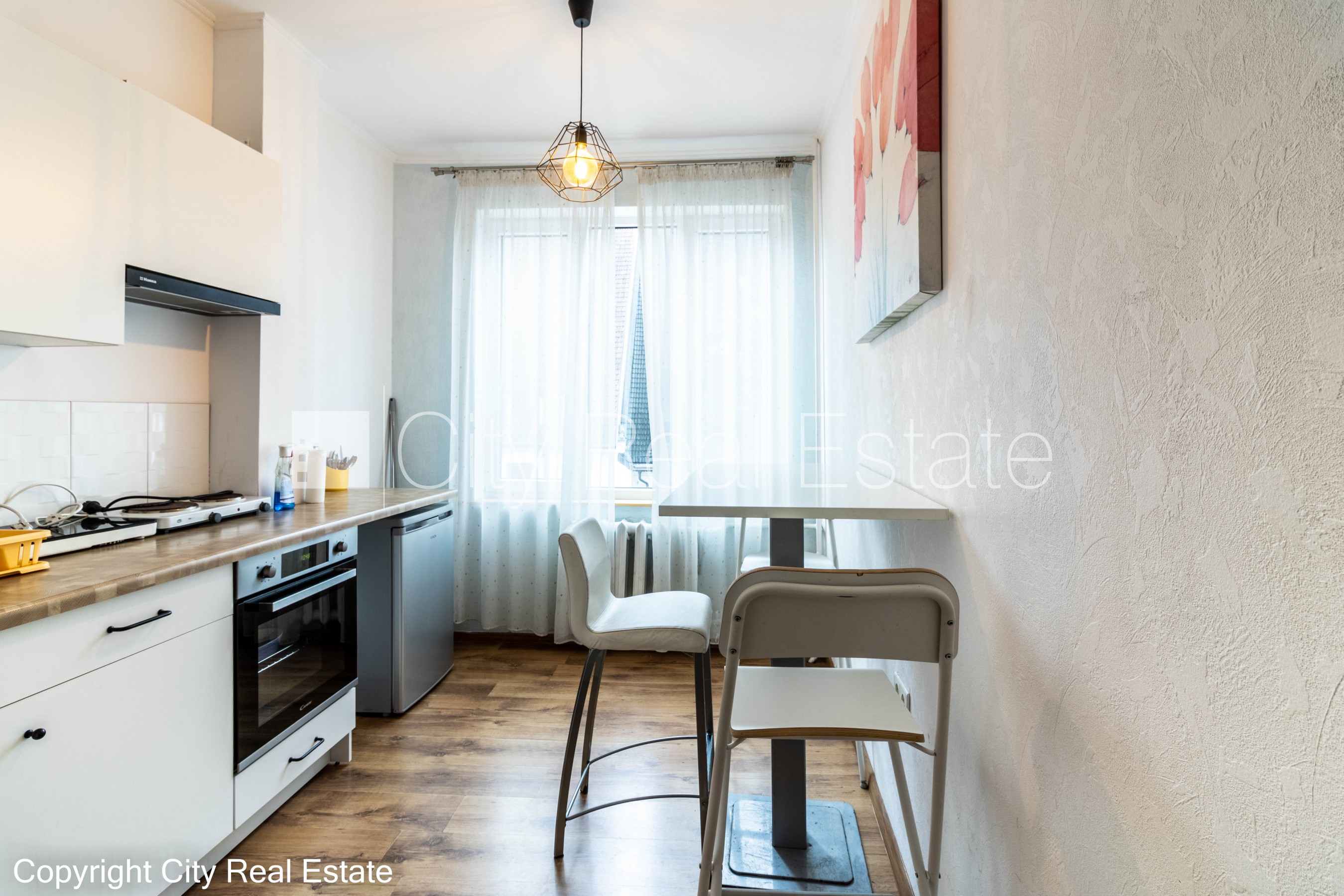 Sludinājumi. Fasādes māja, renovēta māja, ķieģeļu mūra sienas, kāpņu telpa pēc kosmētiskā remonta, plašs skats Cena: 146000 EUR Foto #11