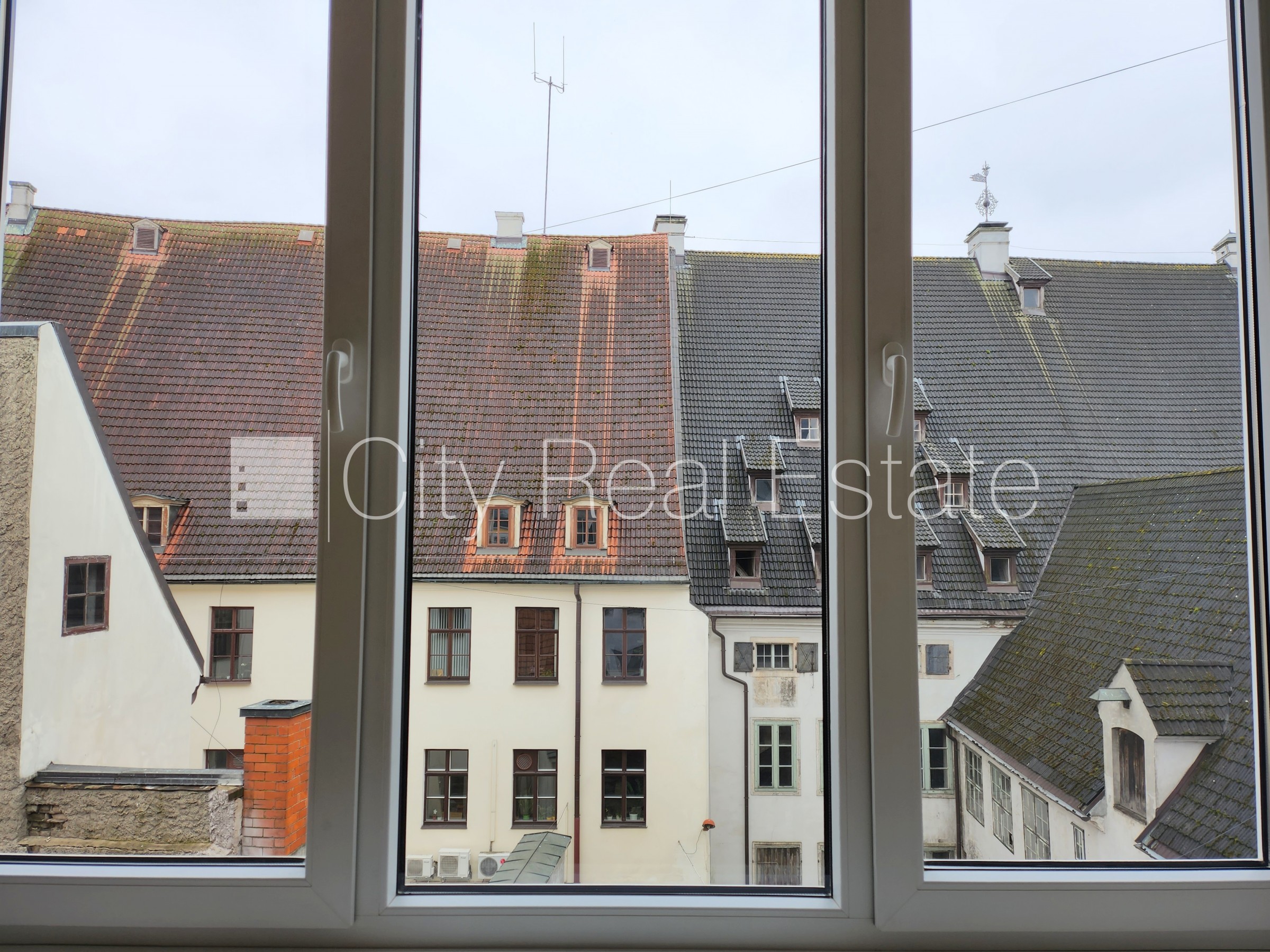 Sludinājumi. Fasādes māja, renovēta māja, bruģēts piebraucamais ceļš, viena istaba caurstaigājama, virtuve, Cena: 117000 EUR Foto #6