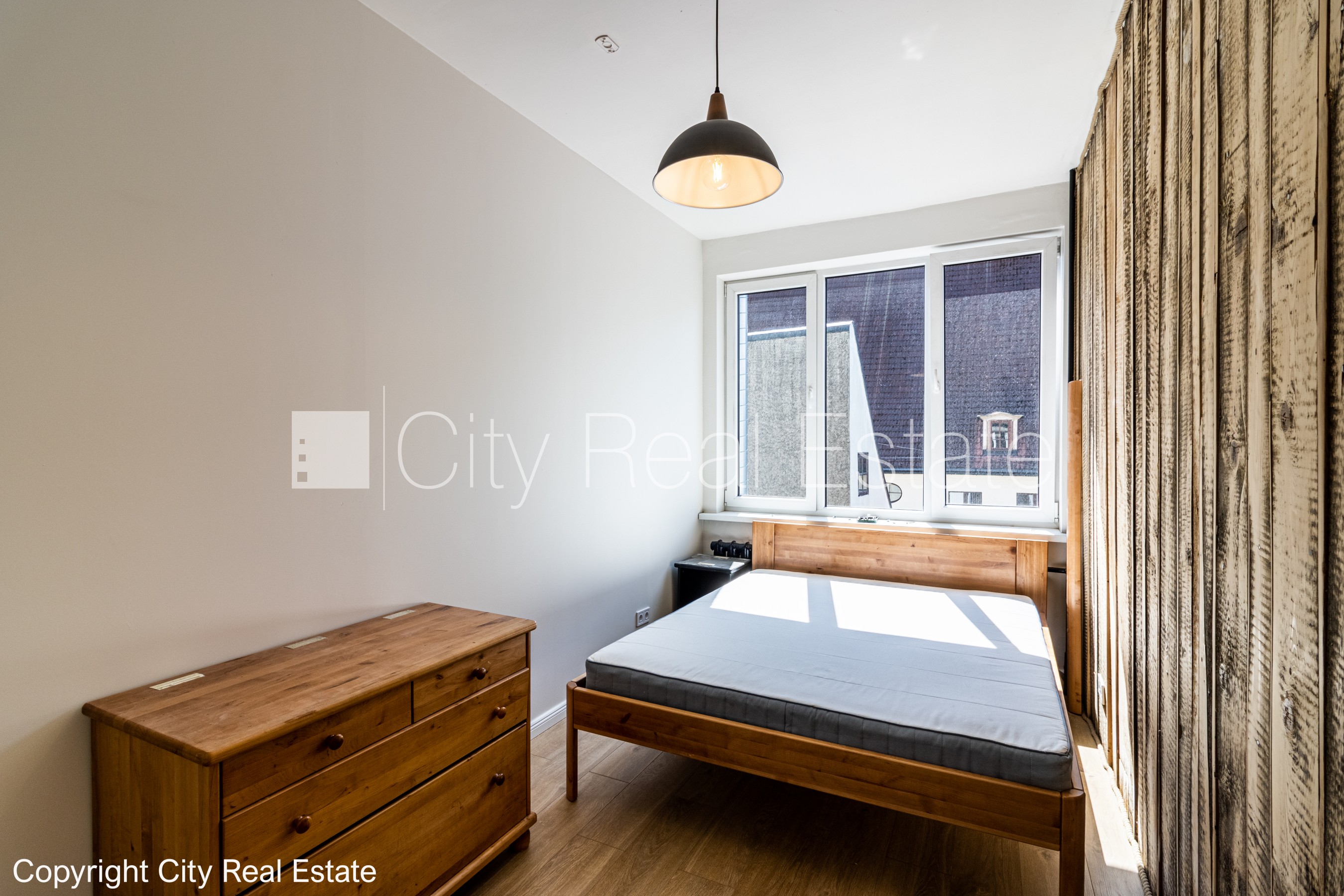 Sludinājumi. Fasādes māja, renovēta māja, bruģēts piebraucamais ceļš, viena istaba caurstaigājama, virtuve, Cena: 117000 EUR Foto #1