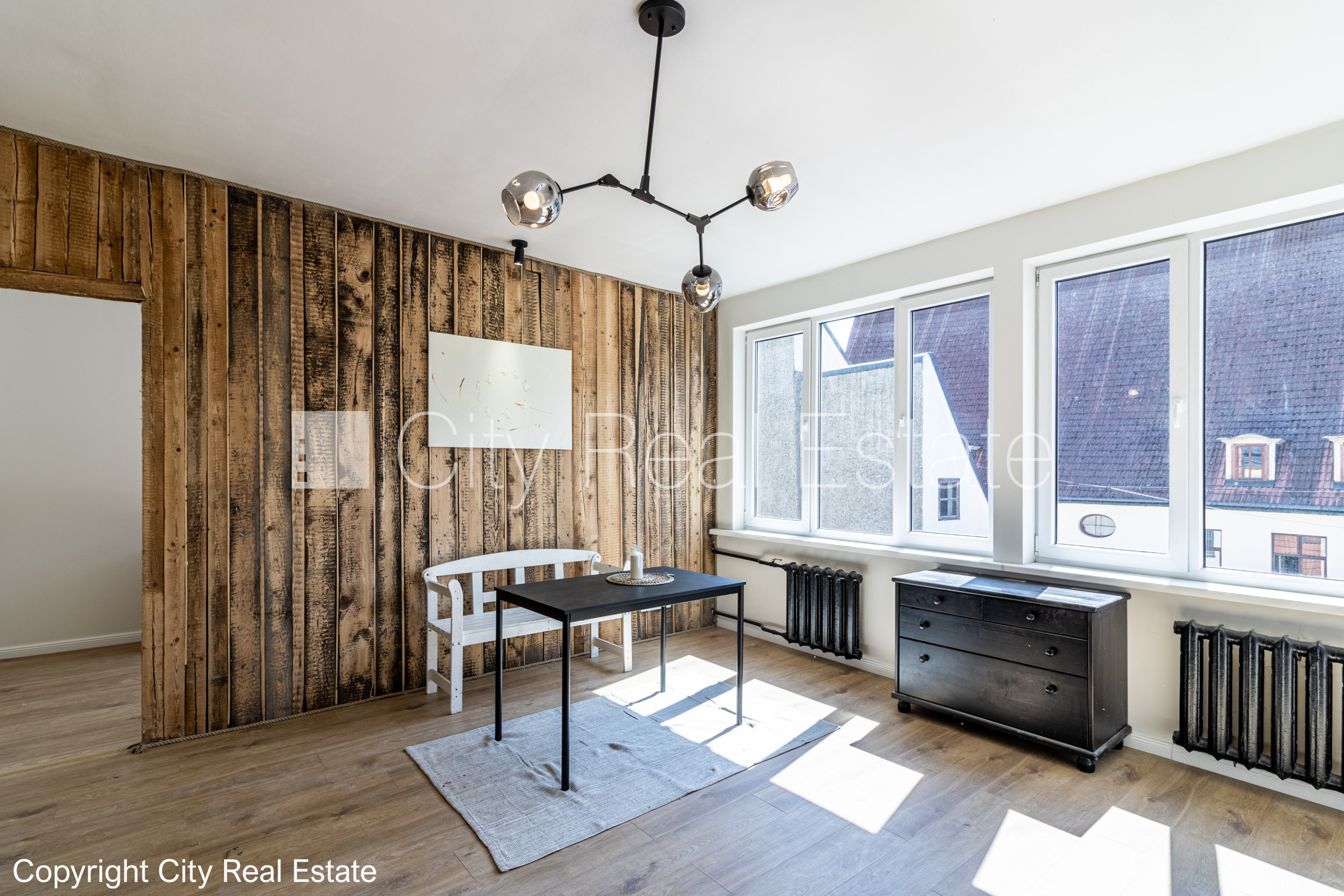 Sludinājumi. Fasādes māja, renovēta māja, bruģēts piebraucamais ceļš, viena istaba caurstaigājama, virtuve, Cena: 117000 EUR Foto #4