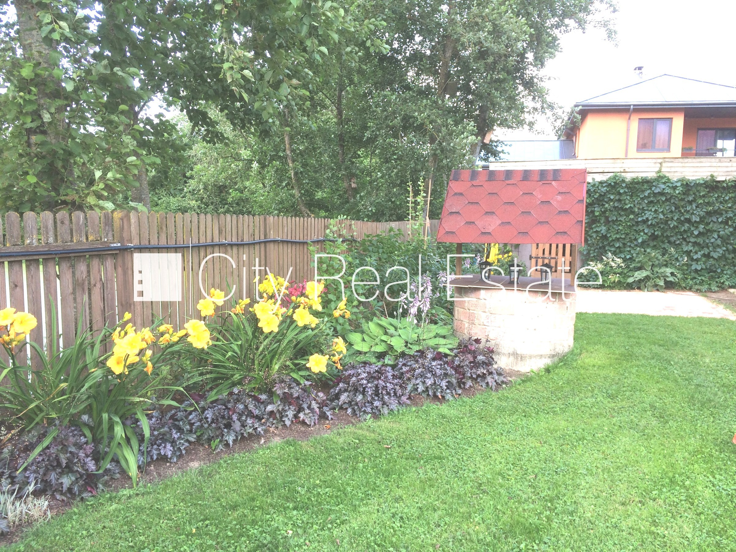 Sludinājumi. Fasādes māja, labiekārtota apzaļumota teritorija, iežogota teritorija, terase, logi vērsti mājas Cena: 380000 EUR Foto #24