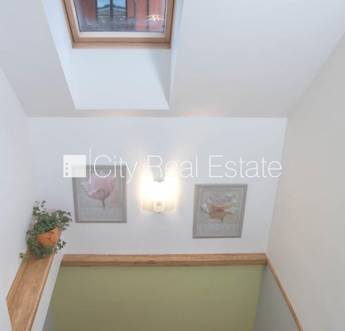 Sludinājumi. Fasādes māja, labiekārtota apzaļumota teritorija, iežogota teritorija, terase, logi vērsti mājas Cena: 380000 EUR Foto #14