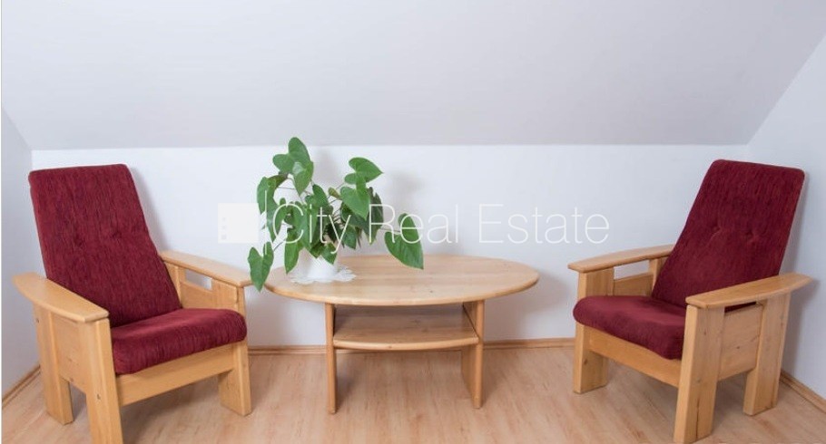 Sludinājumi. Fasādes māja, labiekārtota apzaļumota teritorija, iežogota teritorija, terase, logi vērsti mājas Cena: 380000 EUR Foto #9