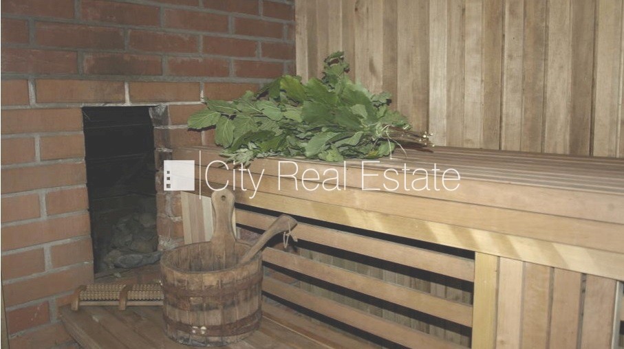 Sludinājumi. Fasādes māja, labiekārtota apzaļumota teritorija, iežogota teritorija, terase, logi vērsti mājas Cena: 380000 EUR Foto #15