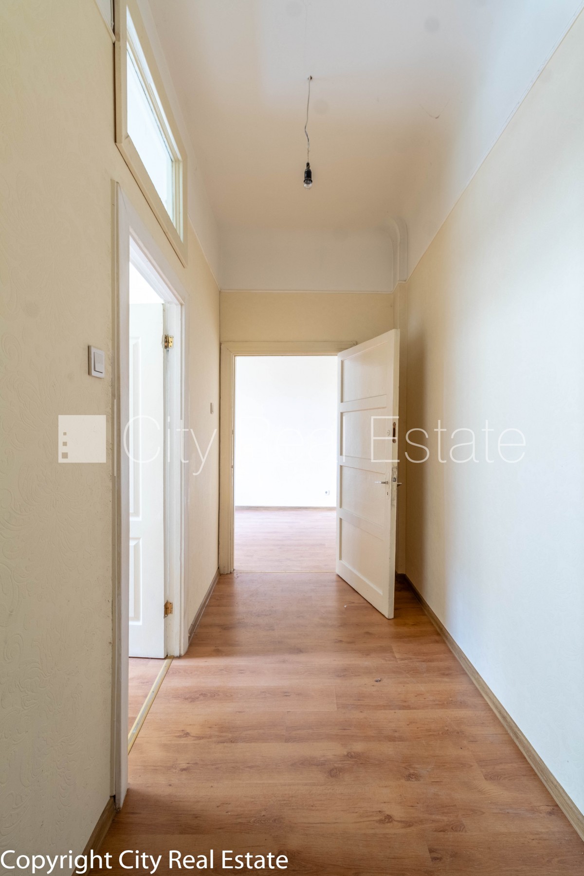 Sludinājumi. Fasādes māja, renovēta māja, iežogota teritorija, vieta automašīnai, ieeja no ielas un pagalma, Cena: 360 EUR/mēn Foto #21