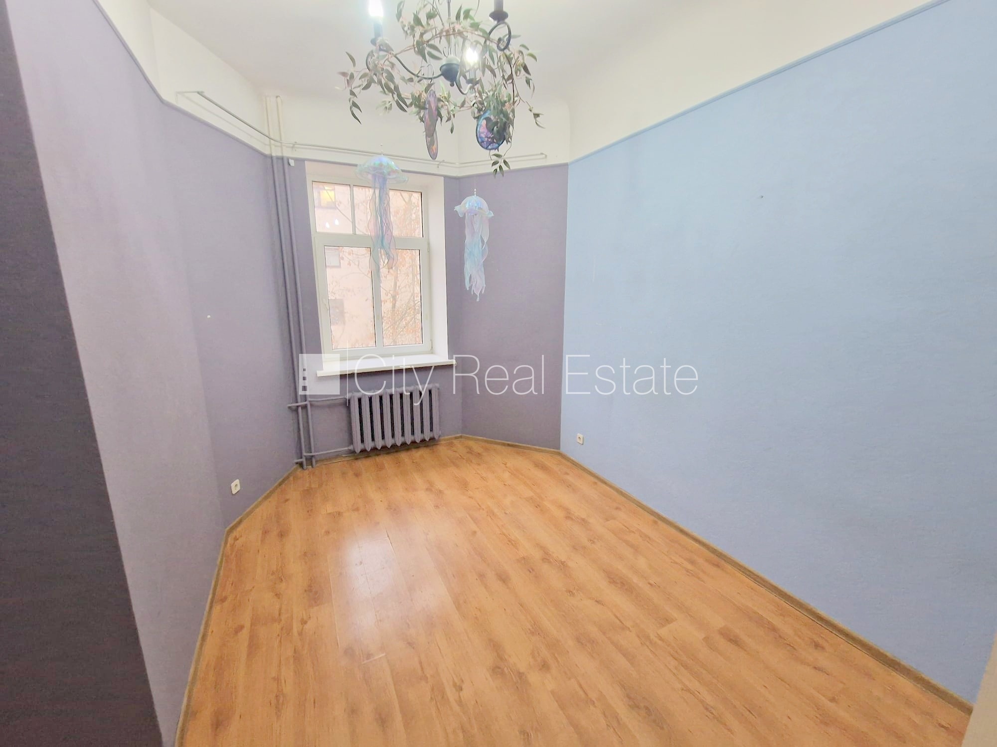 Sludinājumi. Fasādes māja, renovēta māja, iežogota teritorija, vieta automašīnai, ieeja no ielas un pagalma, Cena: 360 EUR/mēn Foto #9