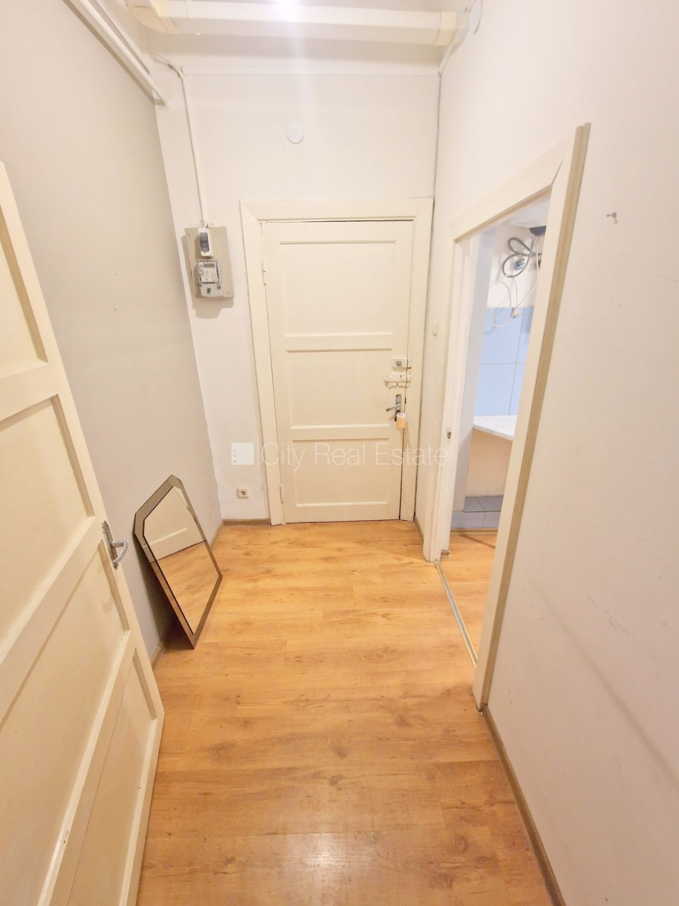 Sludinājumi. Fasādes māja, renovēta māja, iežogota teritorija, vieta automašīnai, ieeja no ielas un pagalma, Cena: 360 EUR/mēn Foto #24