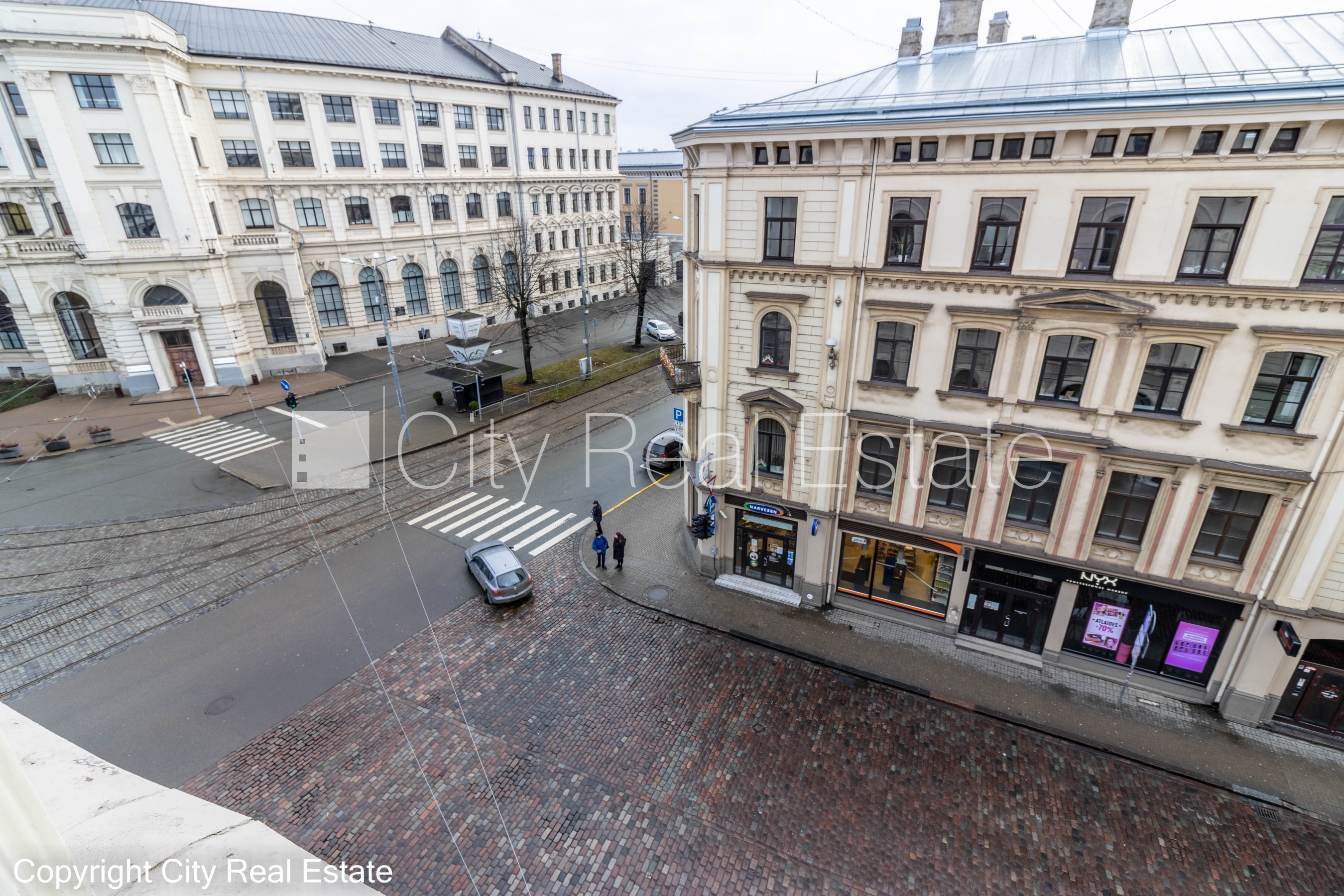 Sludinājumi. Fasādes māja, renovēta māja, ieeja no ielas, kāpņu telpa pēc kosmētiskā remonta, logi vērsti uz Cena: 550 EUR/mēn Foto #10