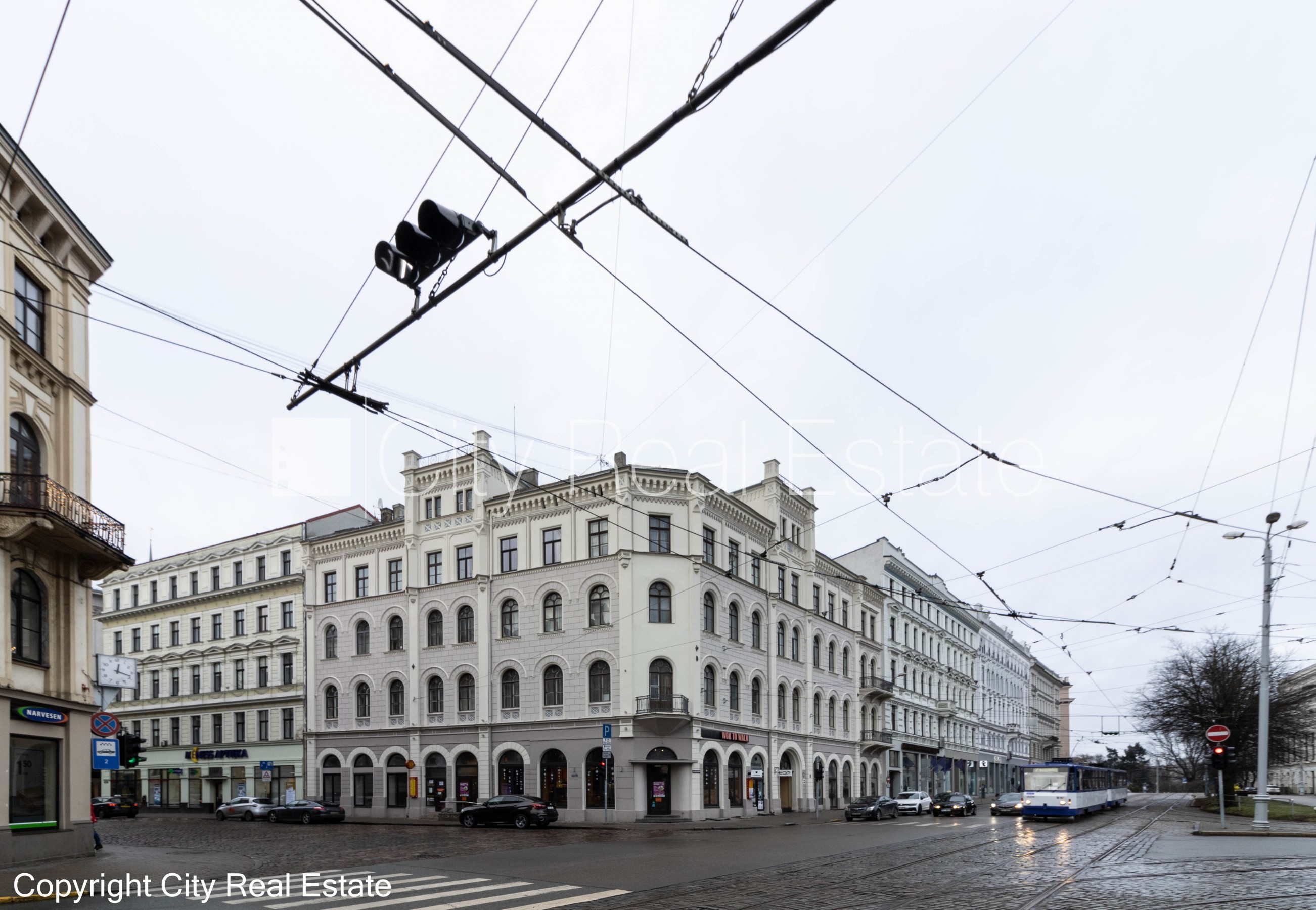 Sludinājumi. Fasādes māja, renovēta māja, ieeja no ielas, kāpņu telpa pēc kosmētiskā remonta, logi vērsti uz Cena: 550 EUR/mēn Foto #20
