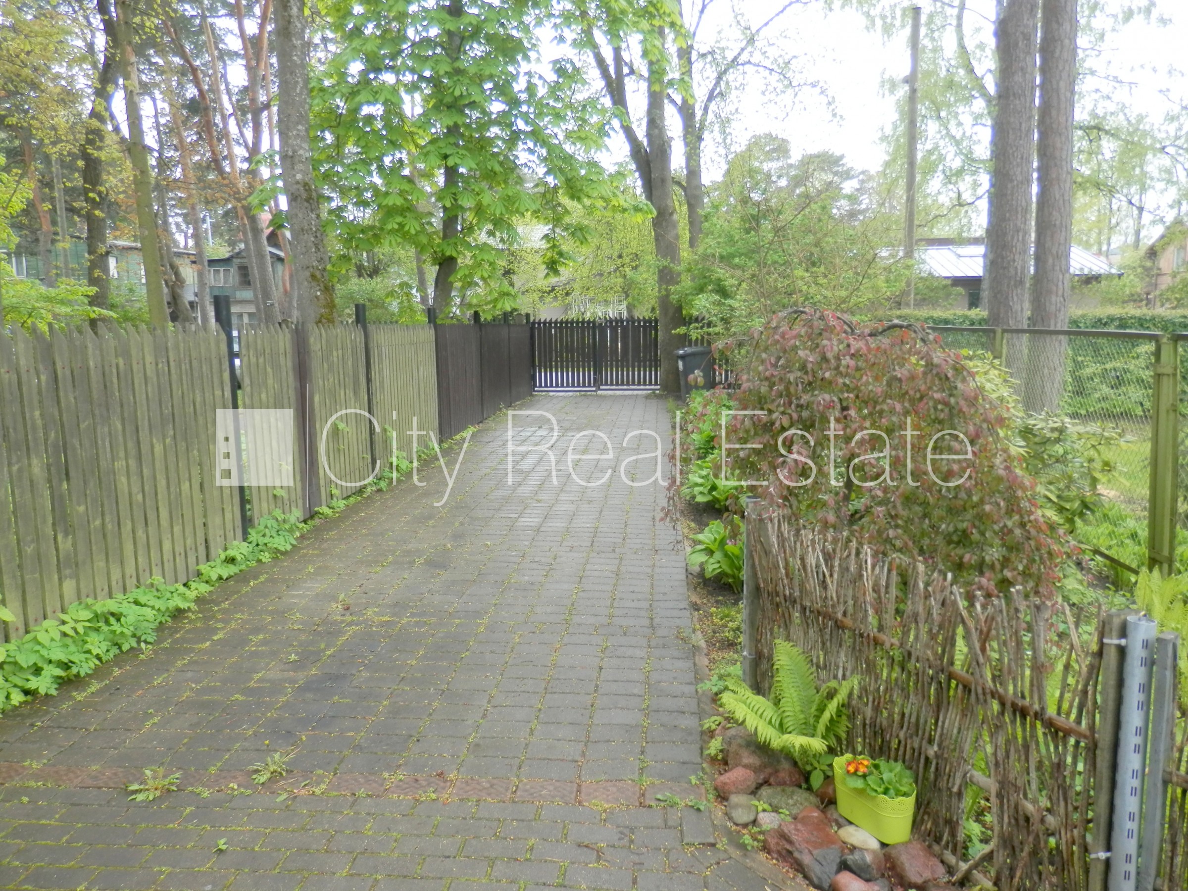 Sludinājumi. Fasādes māja, renovēta māja, slēgts pagalms, iežogota teritorija, vieta automašīnai, ieeja no Cena: 1200 EUR/mēn Foto #21