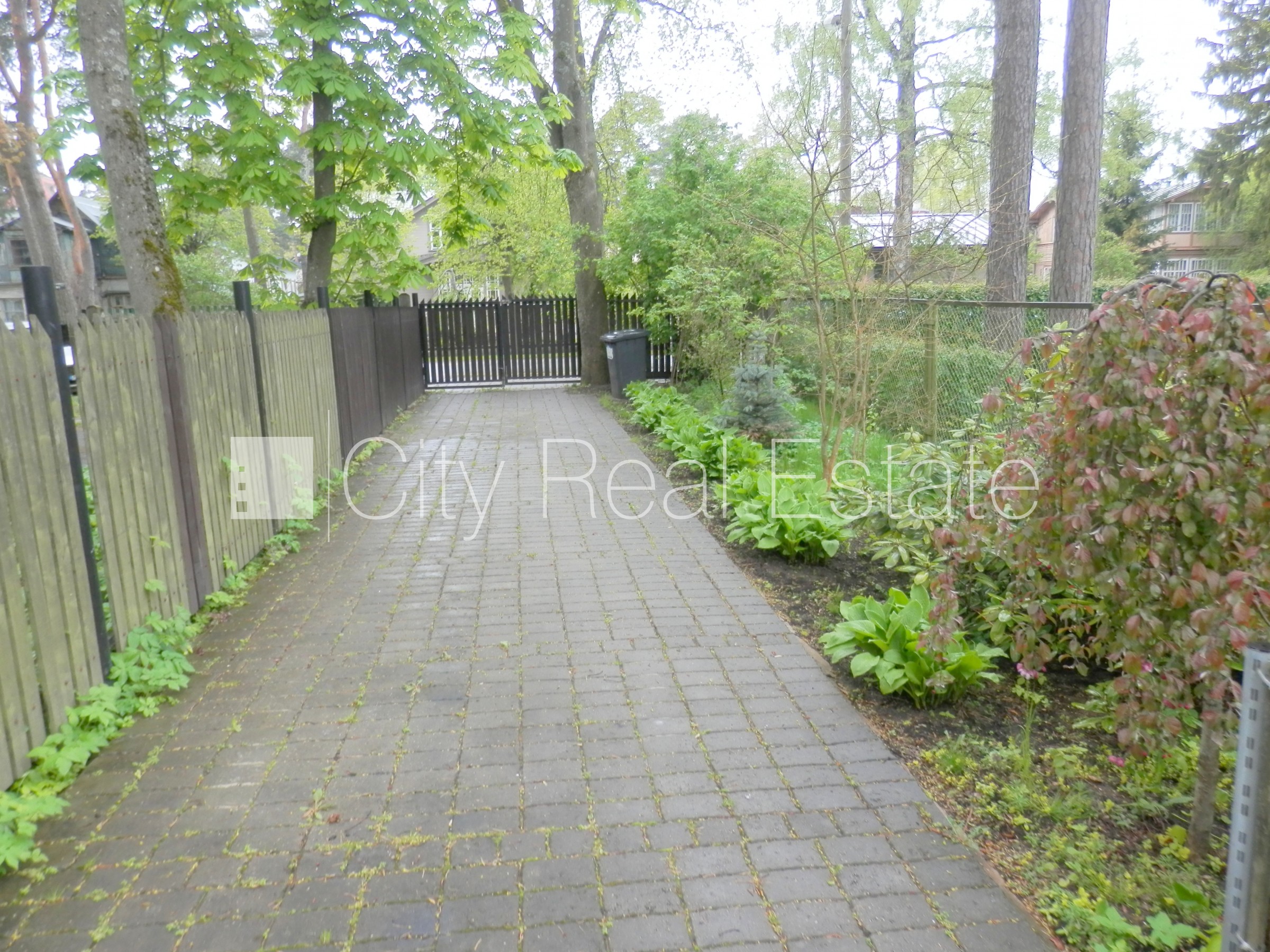 Sludinājumi. Fasādes māja, renovēta māja, slēgts pagalms, iežogota teritorija, vieta automašīnai, ieeja no Cena: 1200 EUR/mēn Foto #22