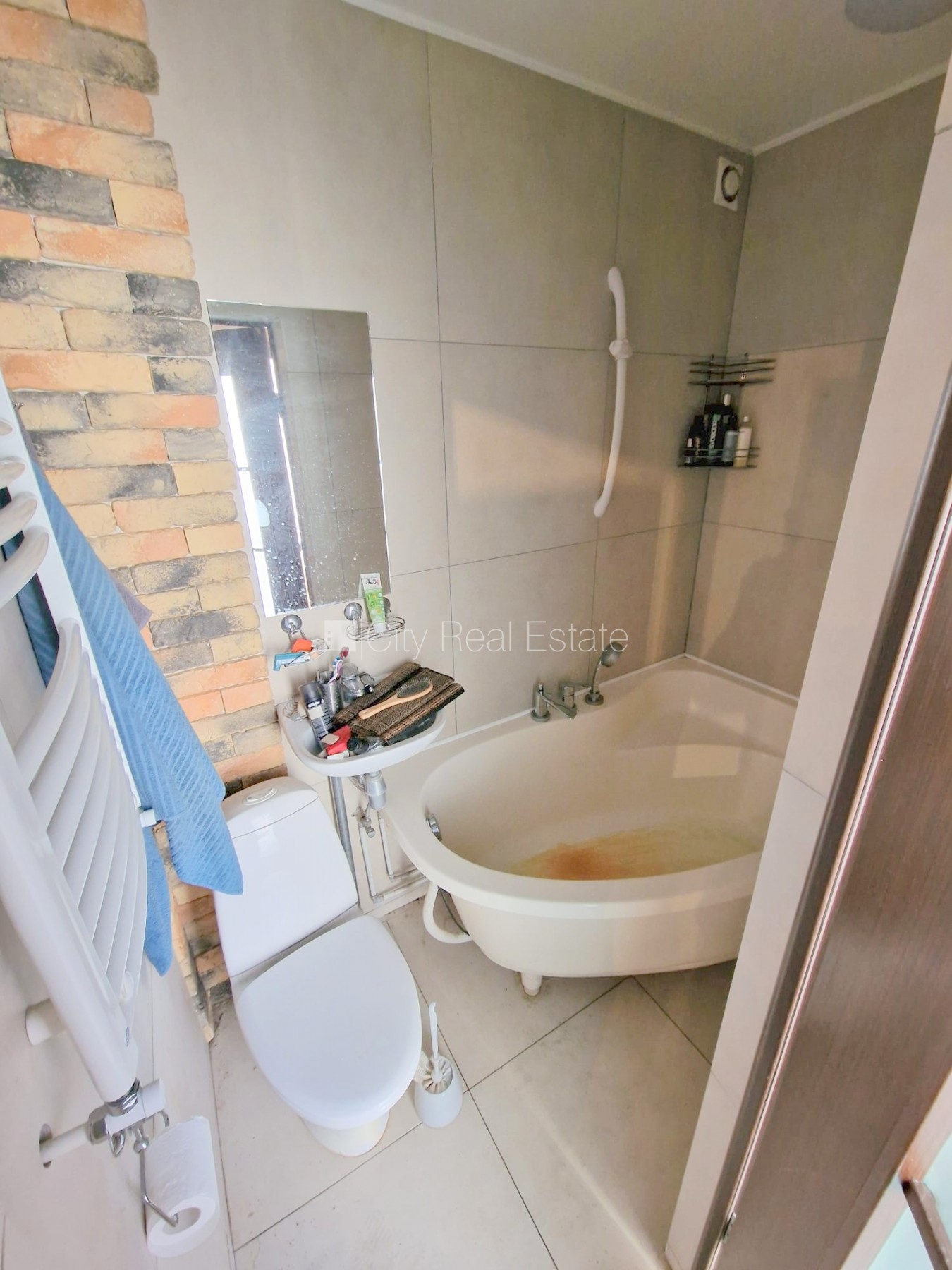 Sludinājumi. Fasādes māja, renovēta māja, slēgts pagalms, iežogota teritorija, vieta automašīnai, ieeja no Cena: 1200 EUR/mēn Foto #13