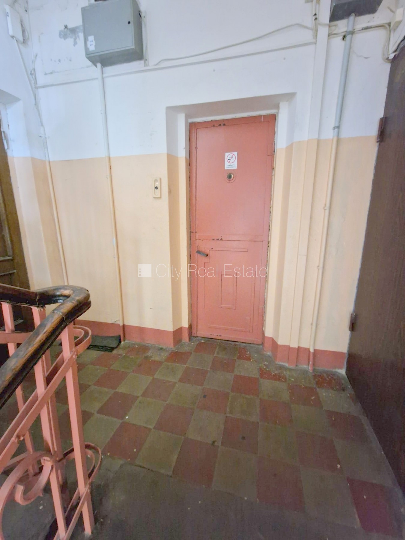 Sludinājumi. Fasādes māja, slēgts pagalms, ieeja no pagalma, ir lifts, logi vērsti uz ielas pusi, plašs skats no Cena: 555 EUR/mēn Foto #23