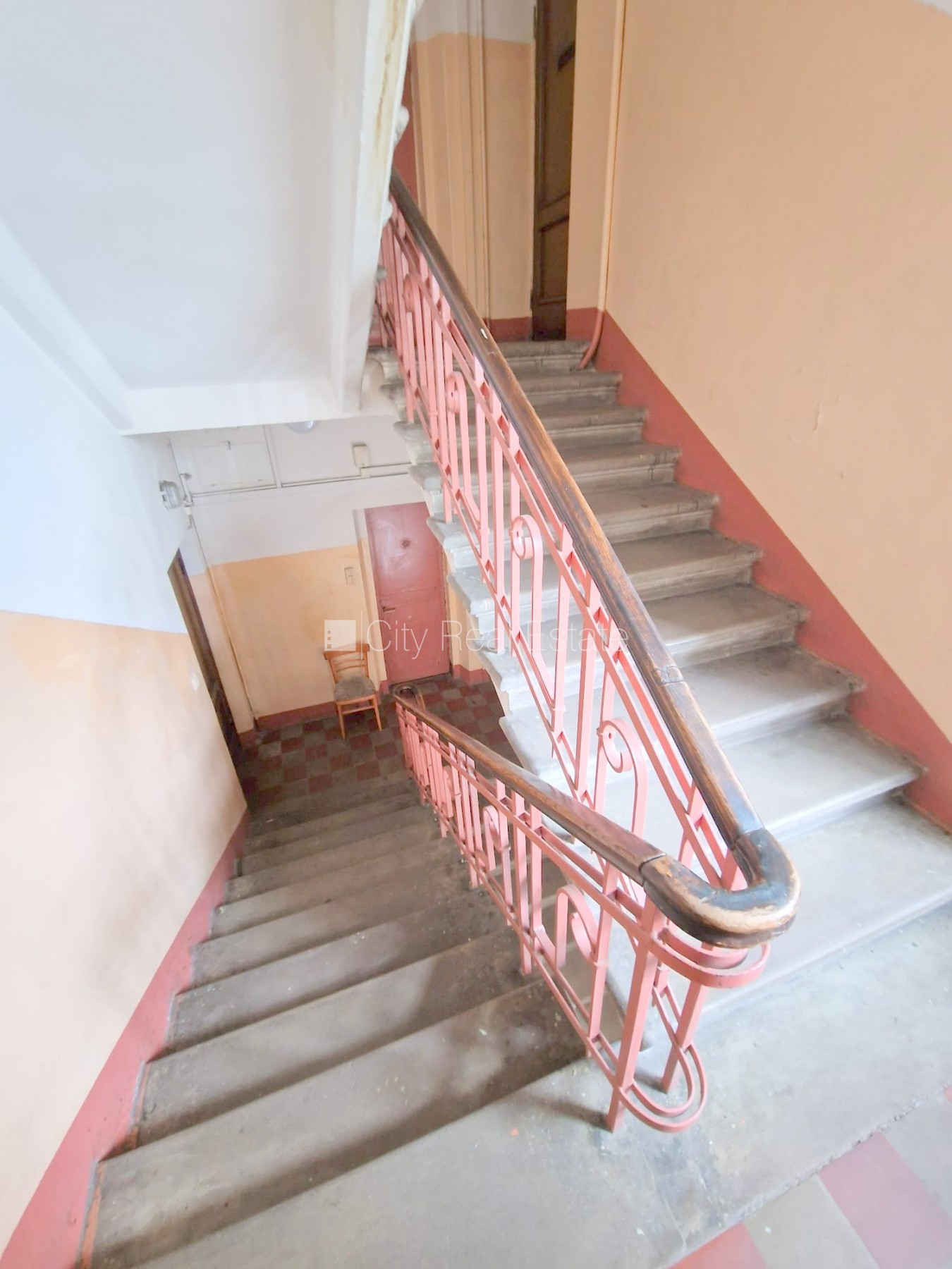 Sludinājumi. Fasādes māja, slēgts pagalms, ieeja no pagalma, ir lifts, logi vērsti uz ielas pusi, plašs skats no Cena: 555 EUR/mēn Foto #24