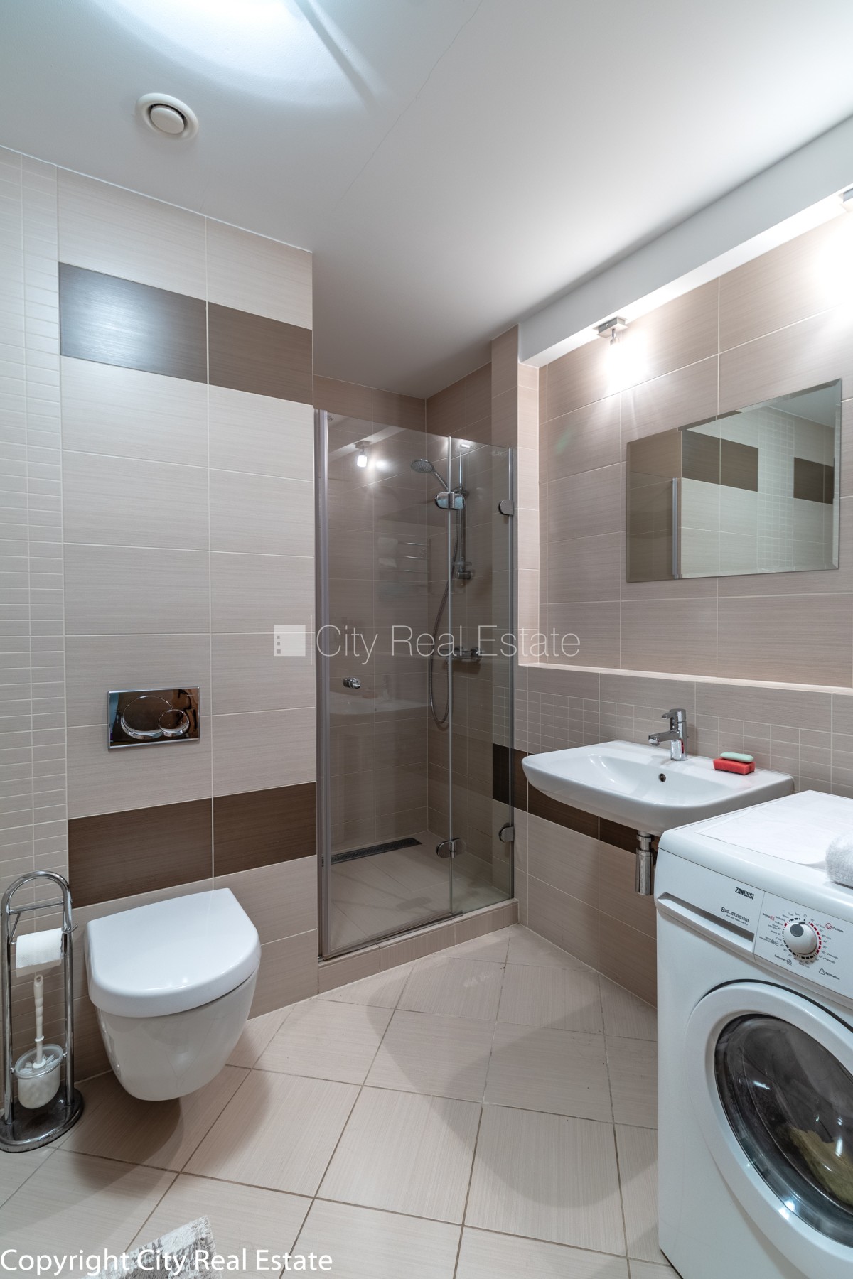 Sludinājumi. Zeme īpašumā, jaunceltne, fasādes māja, bruģēts piebraucamais ceļš, ieeja no ielas, luksuss Cena: 302000 EUR Foto #8