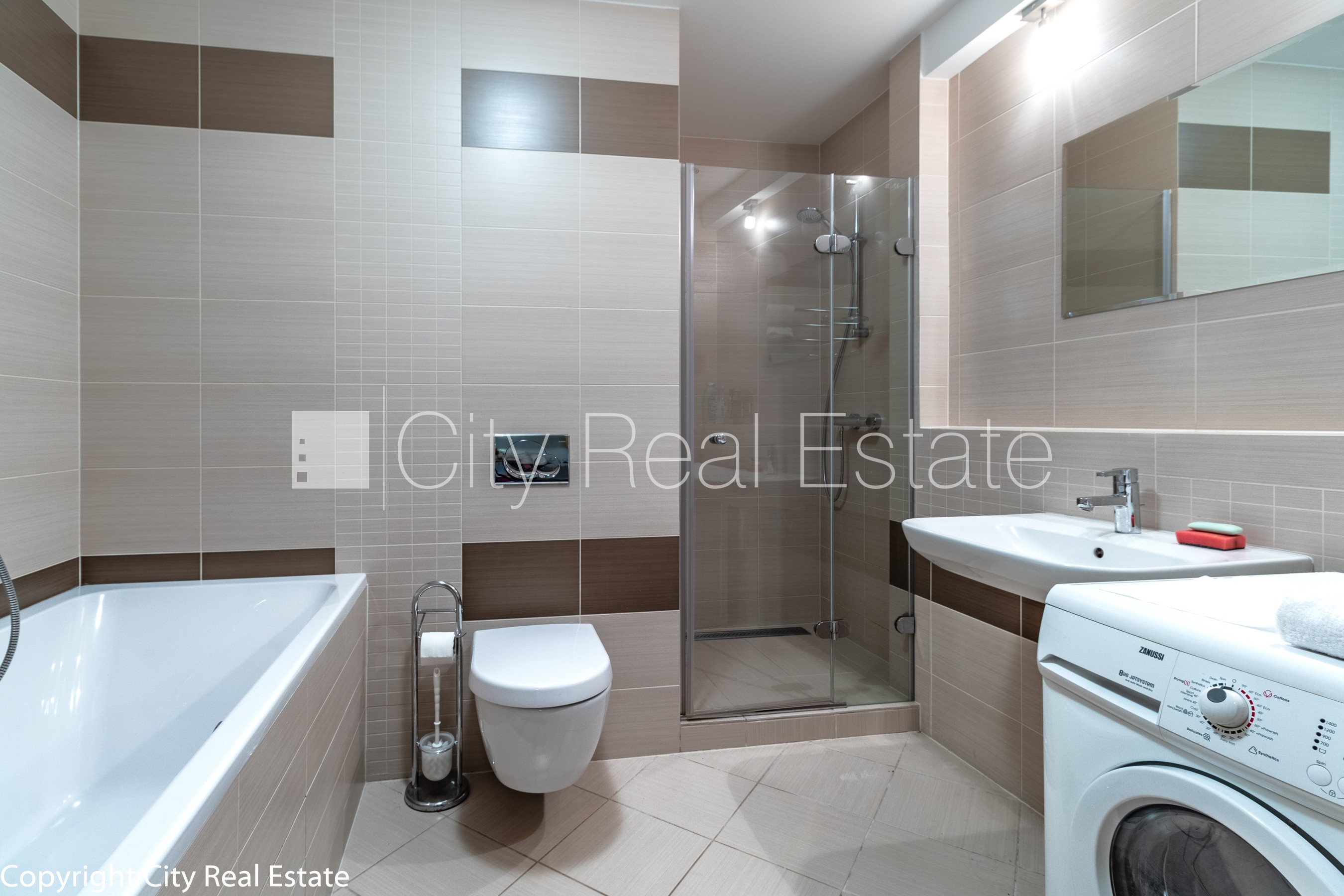 Sludinājumi. Zeme īpašumā, jaunceltne, fasādes māja, bruģēts piebraucamais ceļš, ieeja no ielas, luksuss Cena: 302000 EUR Foto #10