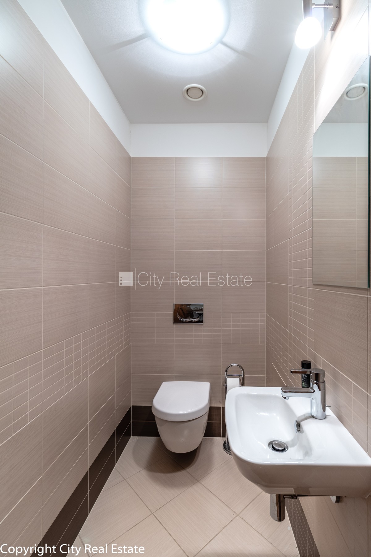 Sludinājumi. Zeme īpašumā, jaunceltne, fasādes māja, bruģēts piebraucamais ceļš, ieeja no ielas, luksuss Cena: 302000 EUR Foto #12