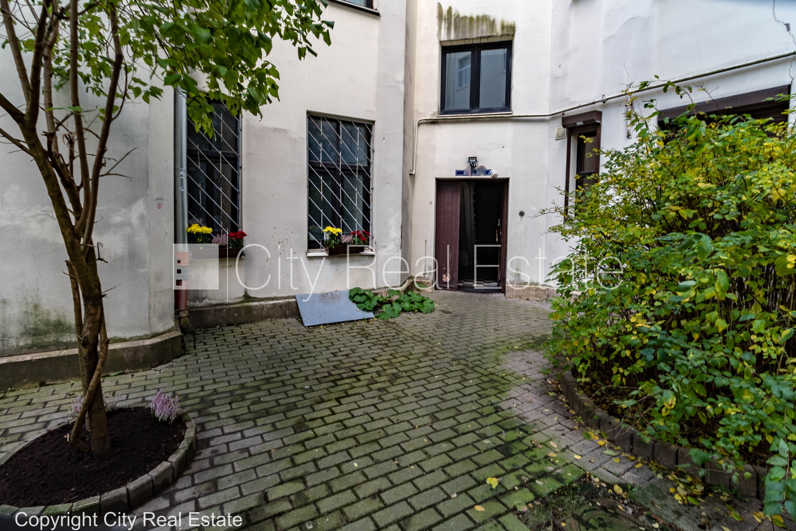 Sludinājumi. Projekts - Krišjāņa Valdemāra 39, pagalma ēka, vieta automašīnai, ieeja no pagalma, kāpņu telpa pēc Cena: 121700 EUR Foto #24