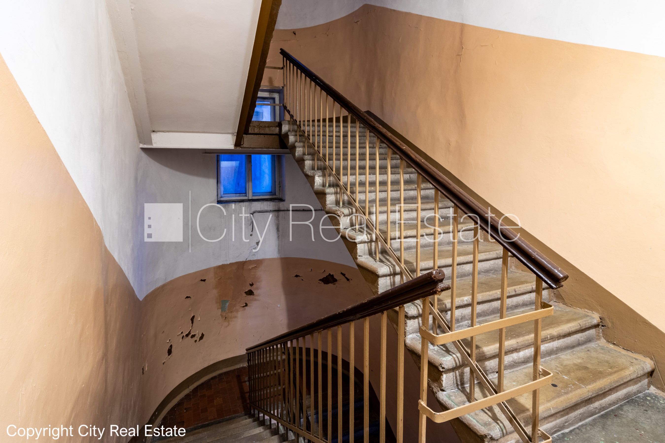 Sludinājumi. Fasādes māja, ieeja no ielas, logi vērsti mājas abās pusēs, viena istaba izolēta, viesistaba 18.6 Cena: 127500 EUR Foto #22