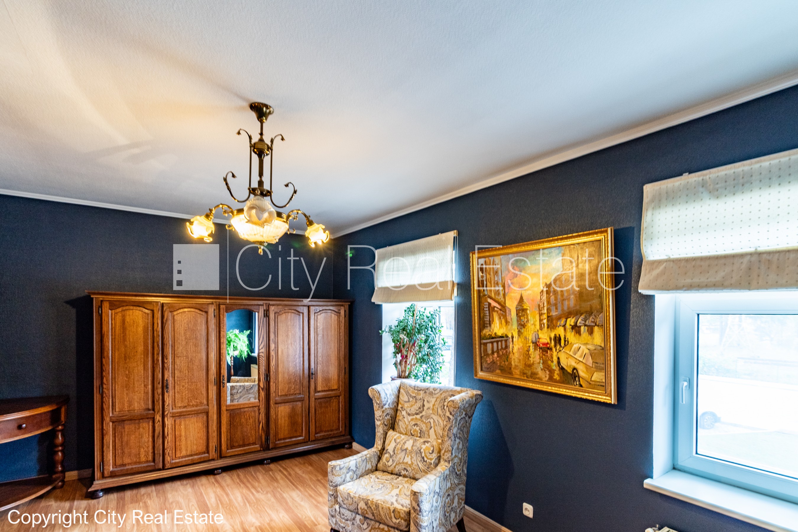 Sludinājumi. Renovēta māja, keramzīta bloku sienas, labiekārtota apzaļumota teritorija, iežogota teritorija ar Cena: 690000 EUR Foto #11