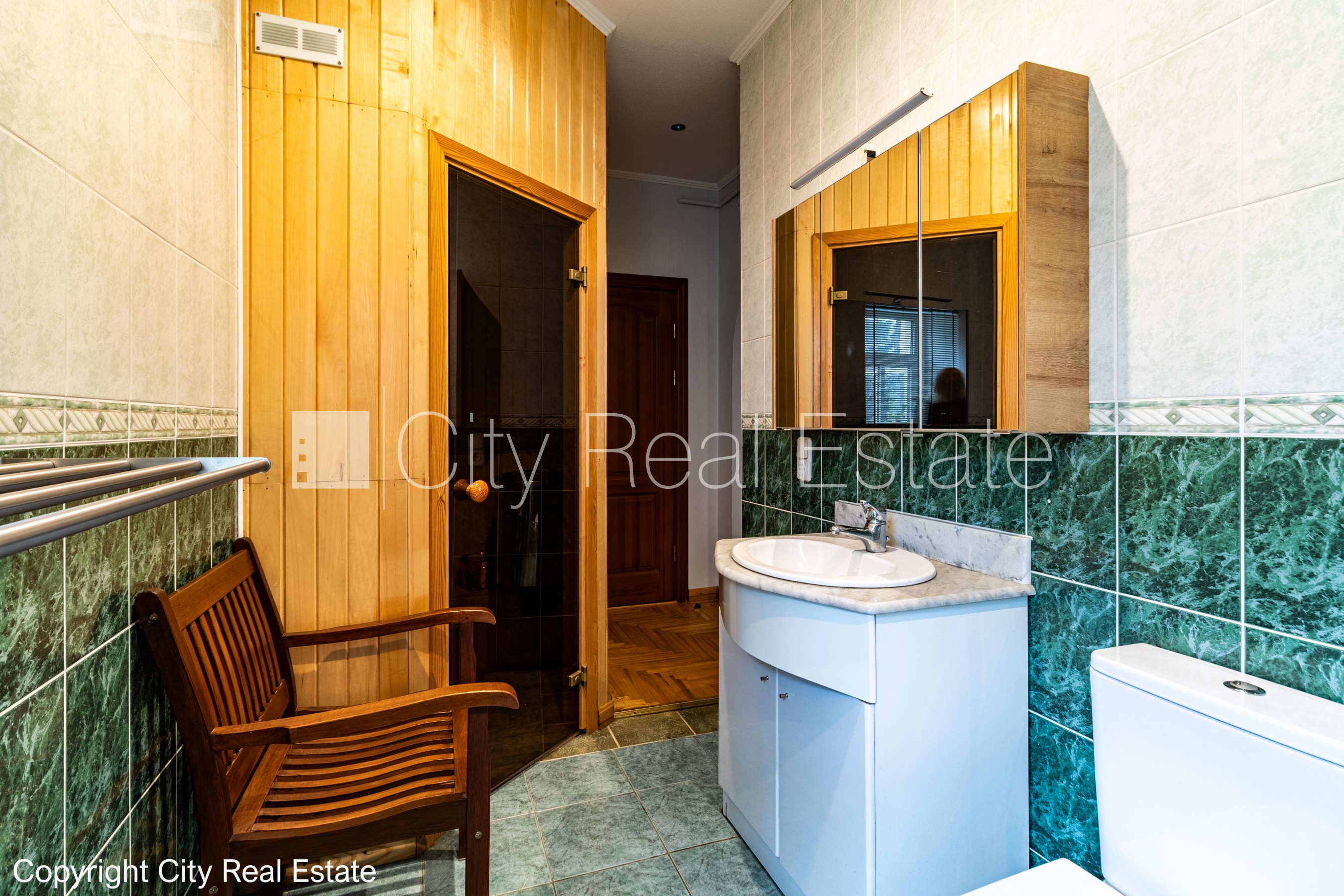 Sludinājumi. Renovēta māja, keramzīta bloku sienas, labiekārtota apzaļumota teritorija, iežogota teritorija ar Cena: 690000 EUR Foto #20