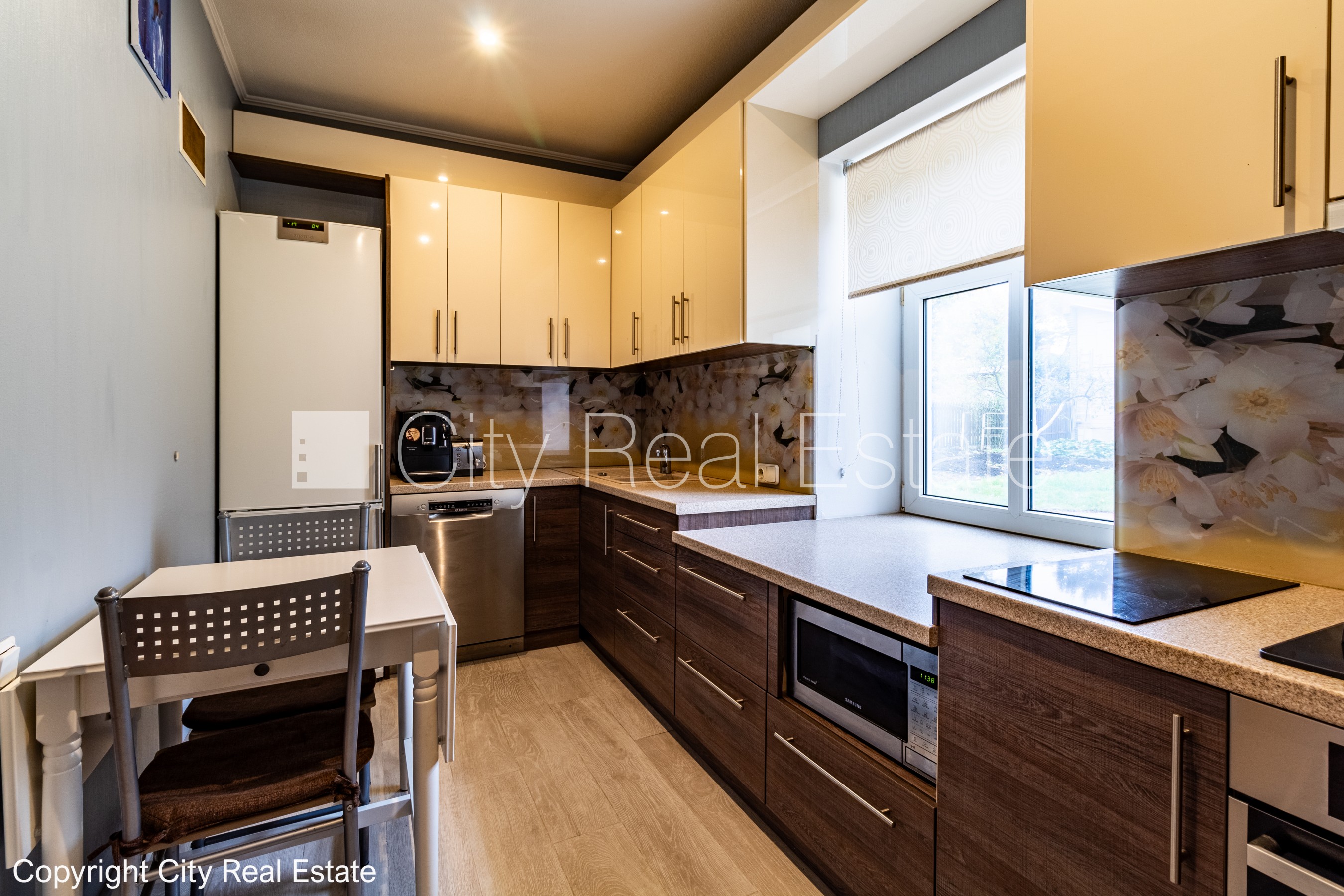 Sludinājumi. Renovēta māja, keramzīta bloku sienas, labiekārtota apzaļumota teritorija, iežogota teritorija ar Cena: 690000 EUR Foto #21