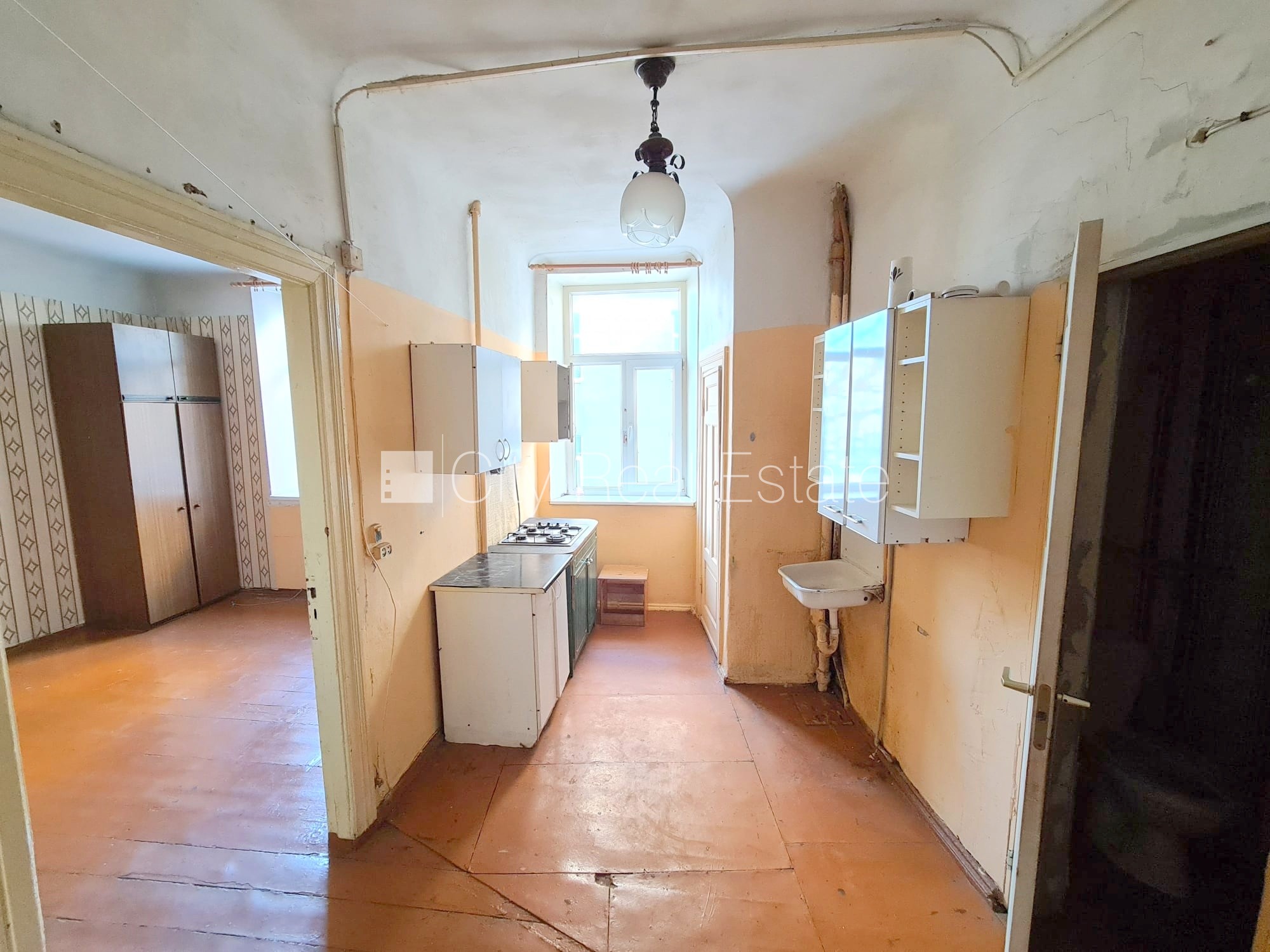 Sludinājumi. Pagalma ēka, slēgts pagalms, ieeja no pagalma, logi vērsti uz pagalma pusi, viena istaba izolēta, Cena: 170 EUR/mēn Foto #6