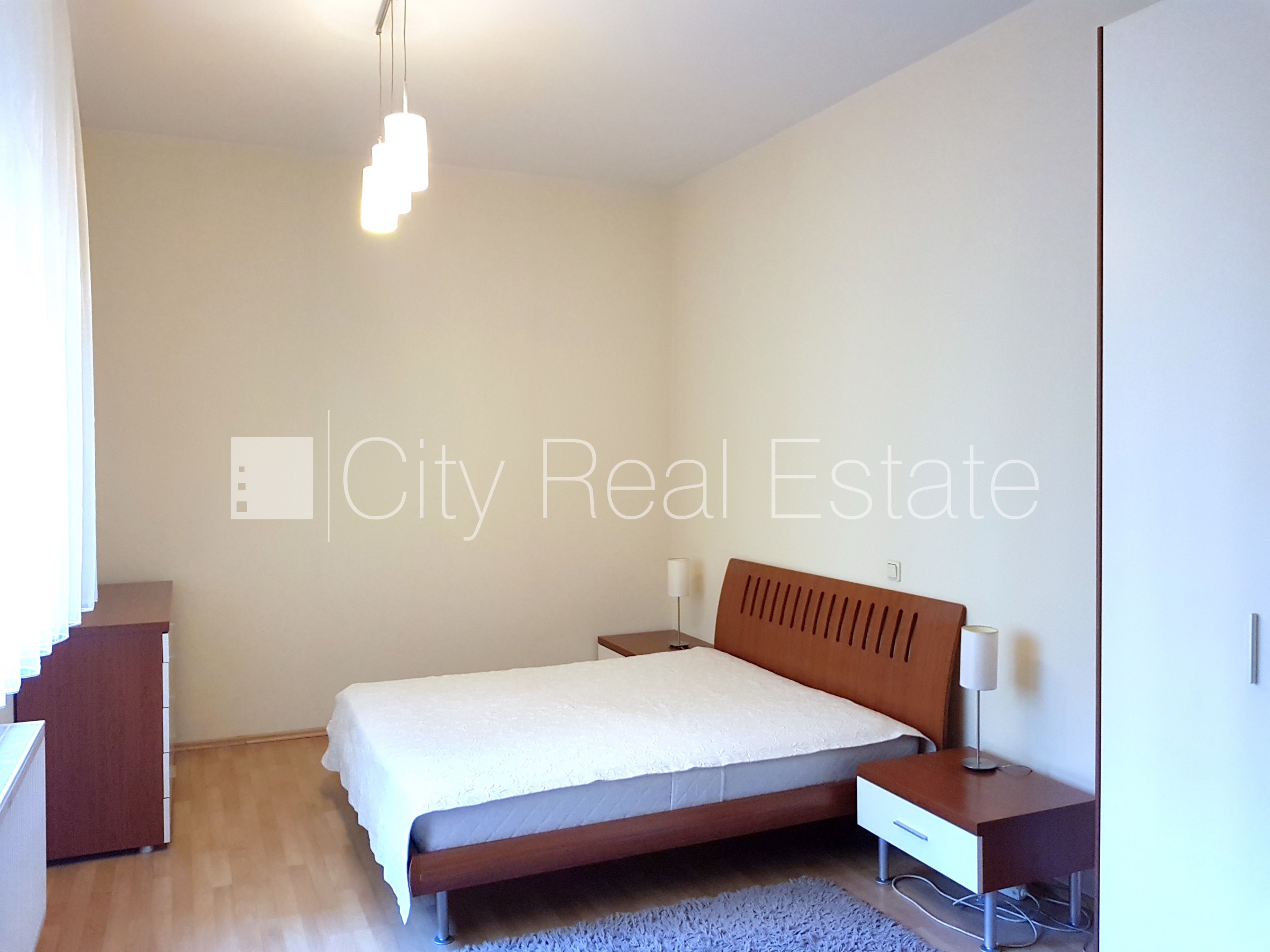 Sludinājumi. Pagalma māja, renovēta māja, fasāde ar dekoratīvo ķieģeļu apdari, slēgts pagalms, teritorijas Cena: 160000 EUR Foto #4