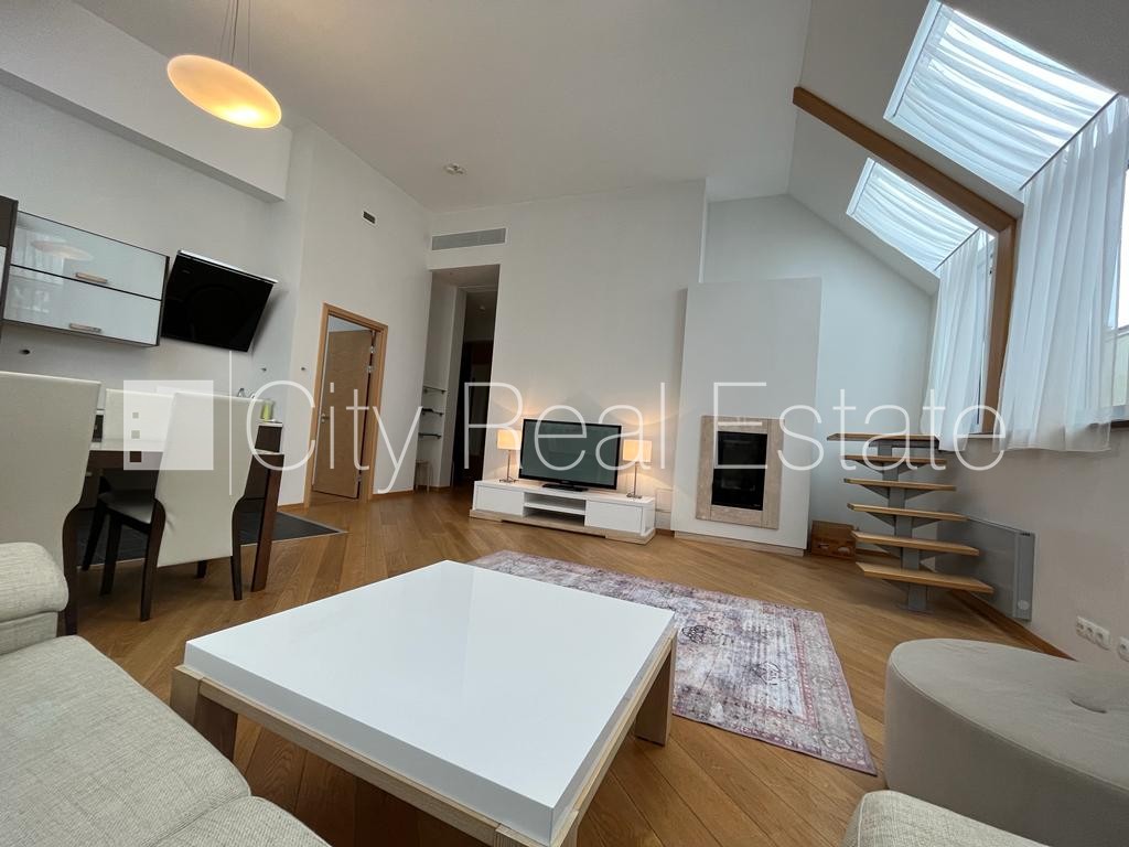 Sludinājumi. Fasādes māja, renovēta māja, ieeja no ielas, ir lifts, kāpņu telpa pēc kapitālā remonta, terase, Cena: 1200 EUR/mēn Foto #4