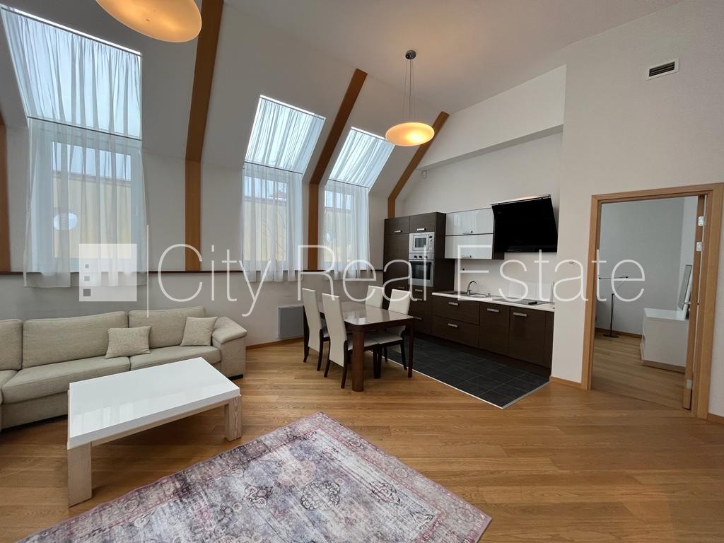 Sludinājumi. Fasādes māja, renovēta māja, ieeja no ielas, ir lifts, kāpņu telpa pēc kapitālā remonta, terase, Cena: 1200 EUR/mēn Foto #2