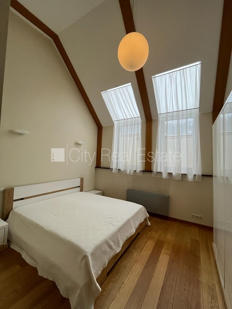 Sludinājumi. Fasādes māja, renovēta māja, ieeja no ielas, ir lifts, kāpņu telpa pēc kapitālā remonta, terase, Cena: 1200 EUR/mēn Foto #11