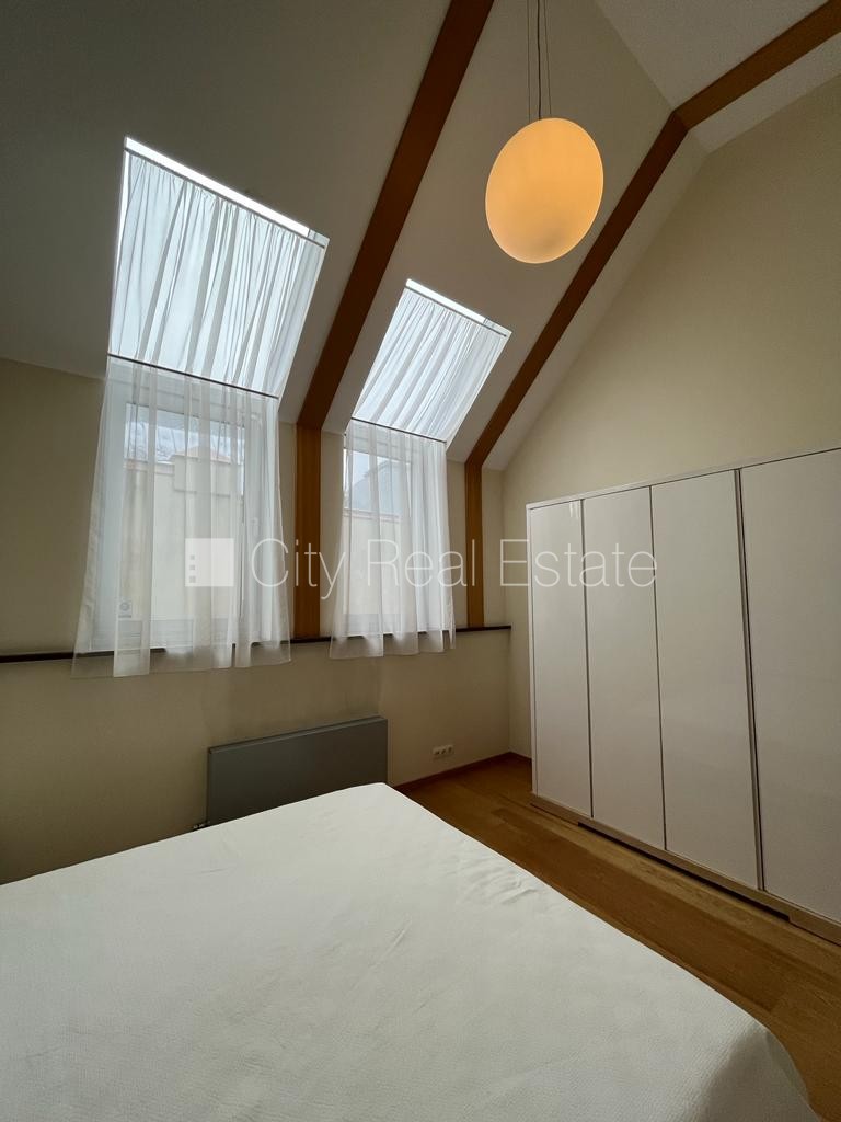 Sludinājumi. Fasādes māja, renovēta māja, ieeja no ielas, ir lifts, kāpņu telpa pēc kapitālā remonta, terase, Cena: 1200 EUR/mēn Foto #13