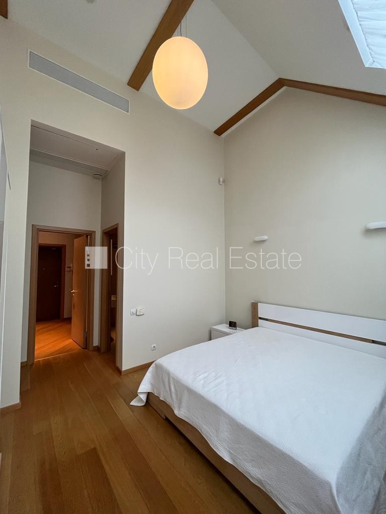 Sludinājumi. Fasādes māja, renovēta māja, ieeja no ielas, ir lifts, kāpņu telpa pēc kapitālā remonta, terase, Cena: 1200 EUR/mēn Foto #14