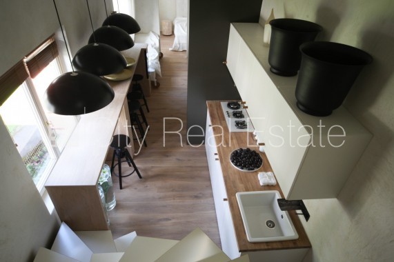 Sludinājumi. Fasādes māja, dzīvokļu skaits ēkā  12 gab., mainīts Jumta segums, labiekārtota apzaļumota Cena: 89990 EUR Foto #16