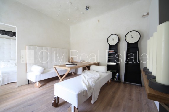 Sludinājumi. Fasādes māja, dzīvokļu skaits ēkā  12 gab., mainīts Jumta segums, labiekārtota apzaļumota Cena: 89990 EUR Foto #4