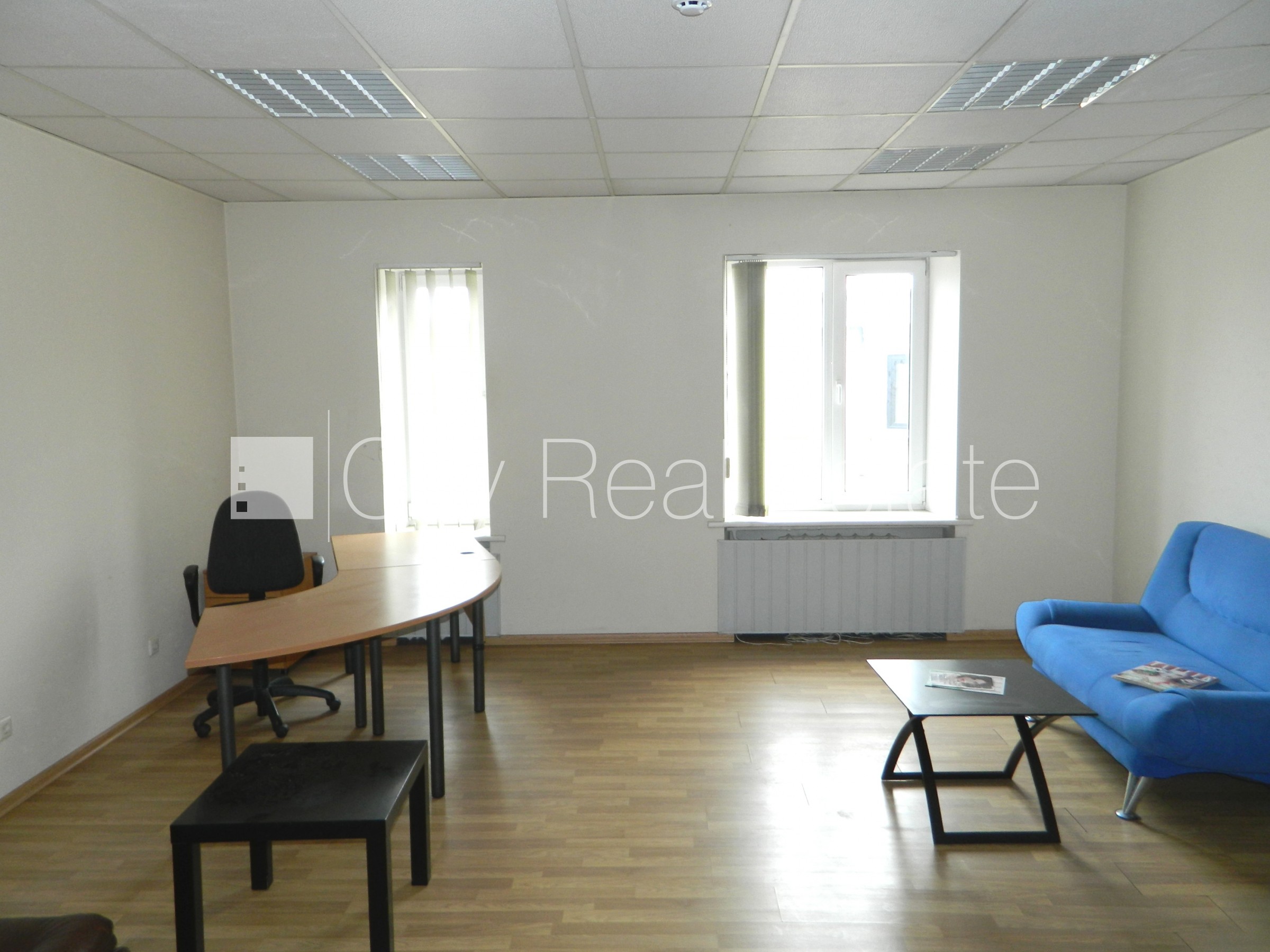 Объявление. Фасадный дом, объект охраняет физическая охрана, вход с улицы, лифт, лестничная клетка после Цена: 261 EUR/мес. Foto #6