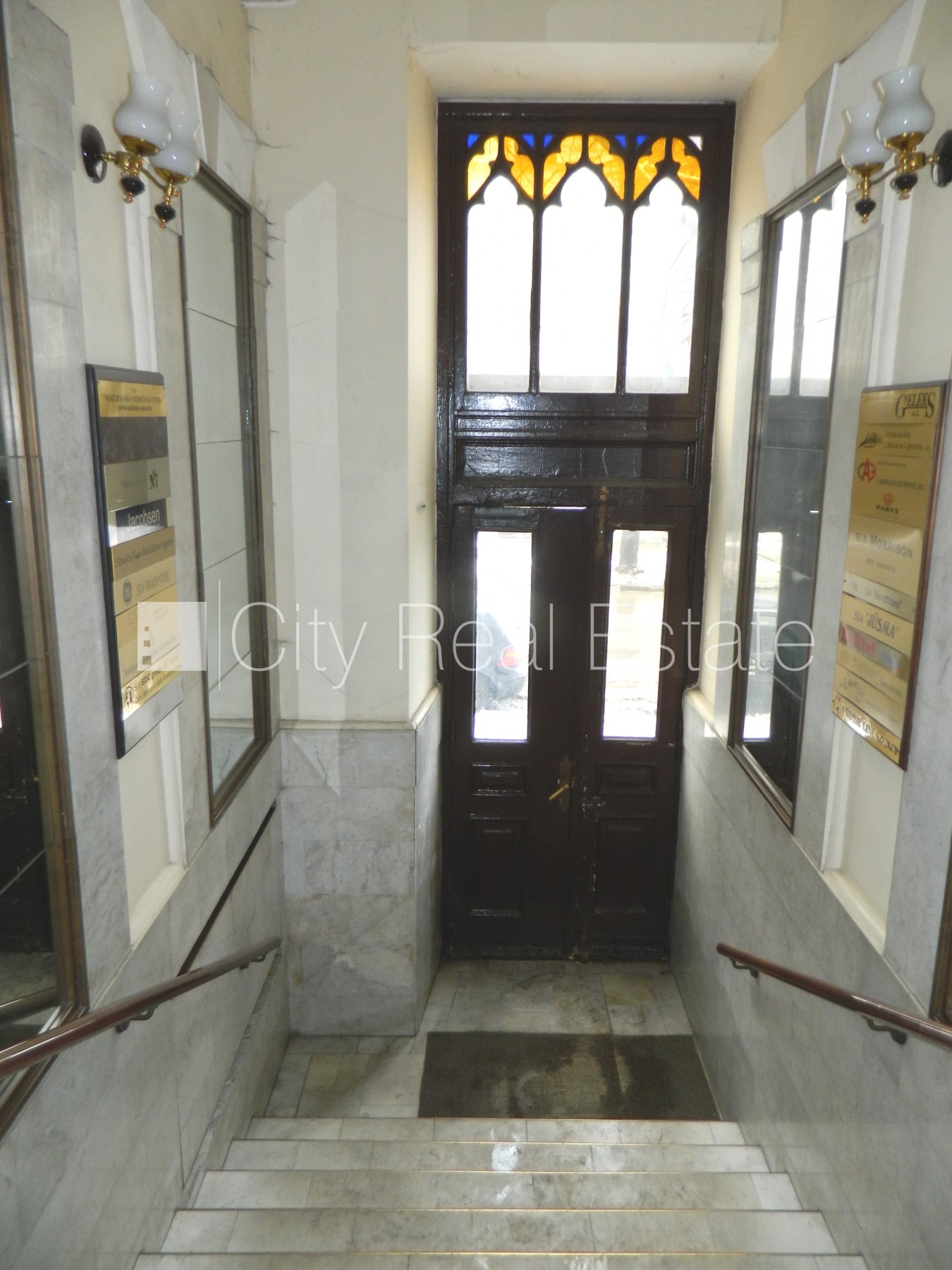 Объявление. Фасадный дом, объект охраняет физическая охрана, вход с улицы, лифт, лестничная клетка после Цена: 261 EUR/мес. Foto #9