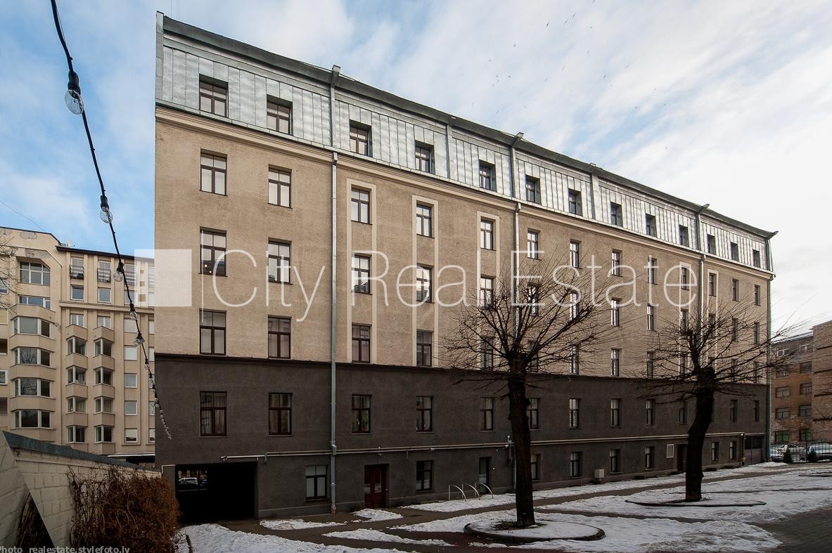 Sludinājumi. Projekts - Pulkveža Nams, fasādes māja, renovēta māja, labiekārtota apzaļumota teritorija, slēgts Cena: 250000 EUR Foto #9