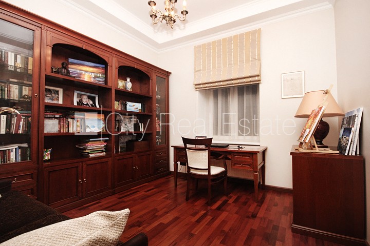 Sludinājumi. Projekts - Pulkveža Nams, fasādes māja, renovēta māja, labiekārtota apzaļumota teritorija, slēgts Cena: 250000 EUR Foto #6