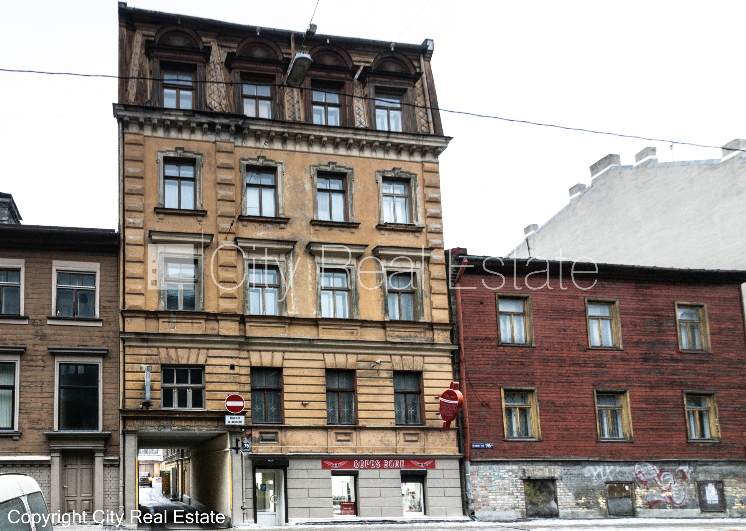 Sludinājumi. Pagalma ēka, bruģēts piebraucamais ceļš, ieeja no pagalma, kāpņu telpa bez remonta, istabas Cena: 450 EUR/mēn Foto #18