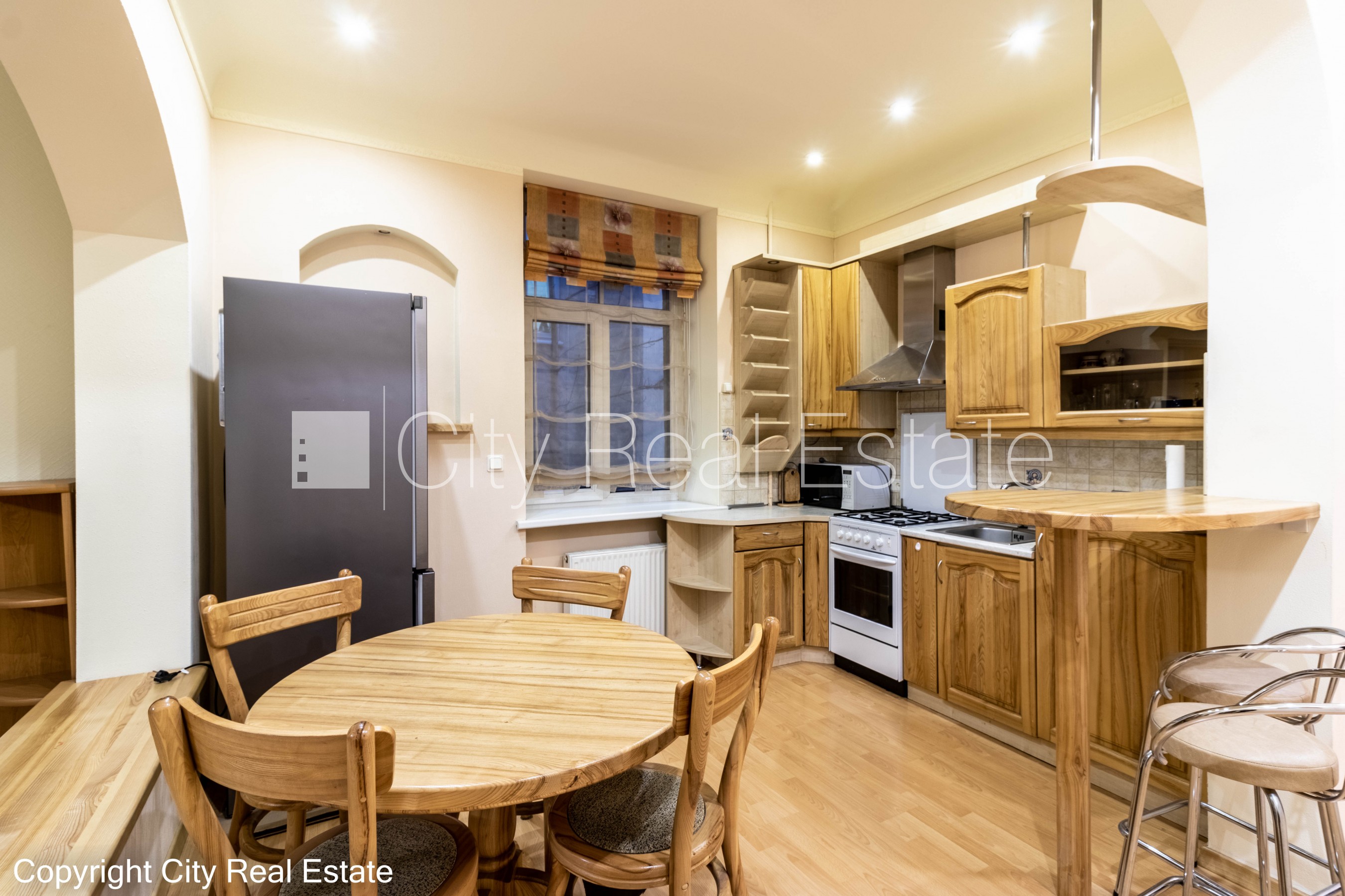 Sludinājumi. Pagalma māja, labiekārtota apzaļumota teritorija, ieeja no pagalma, guļamistabu skaits 1 gab., Cena: 600 EUR/mēn Foto #1